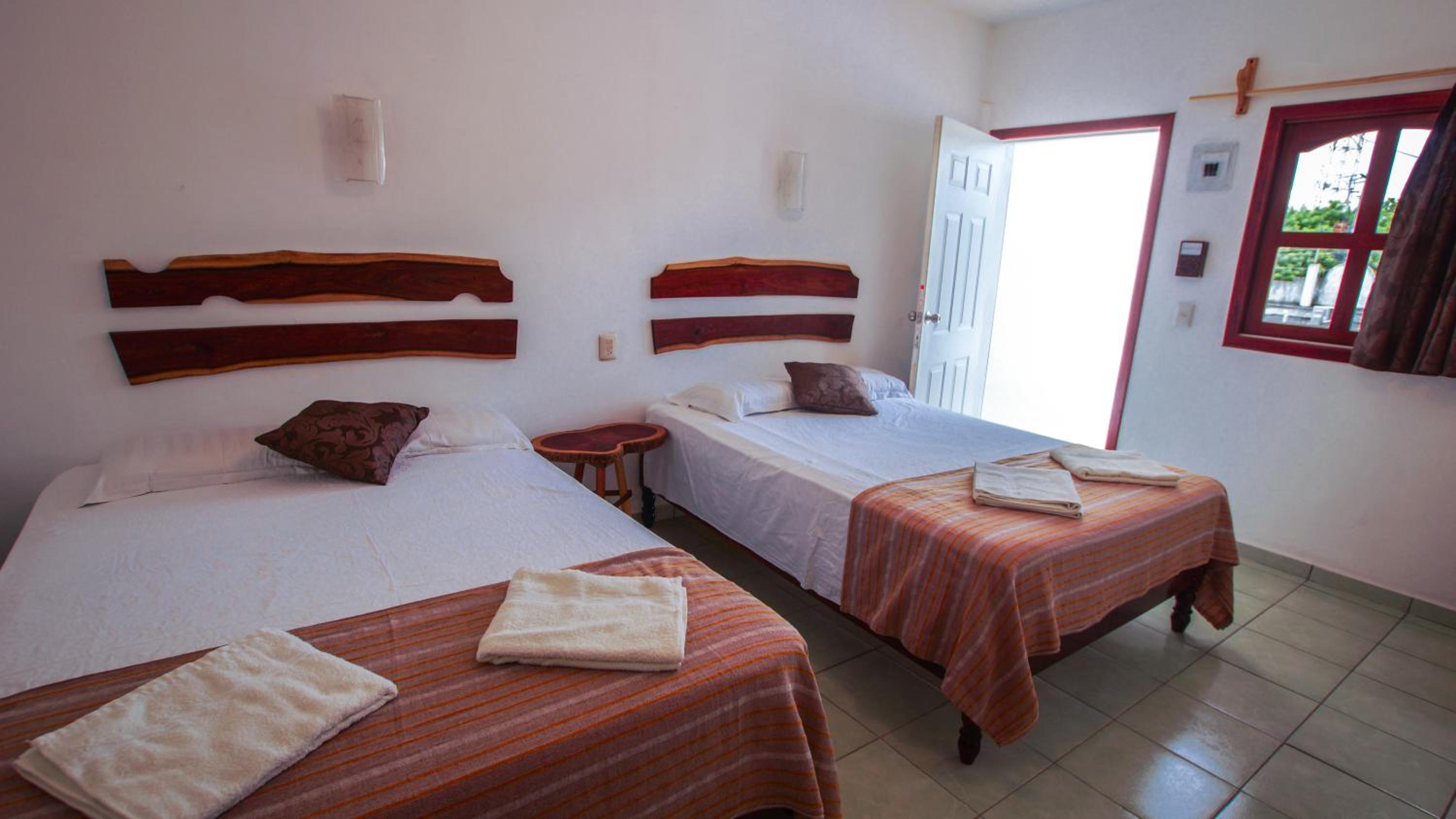 Quadruple Room with Private Bathroom photo 3