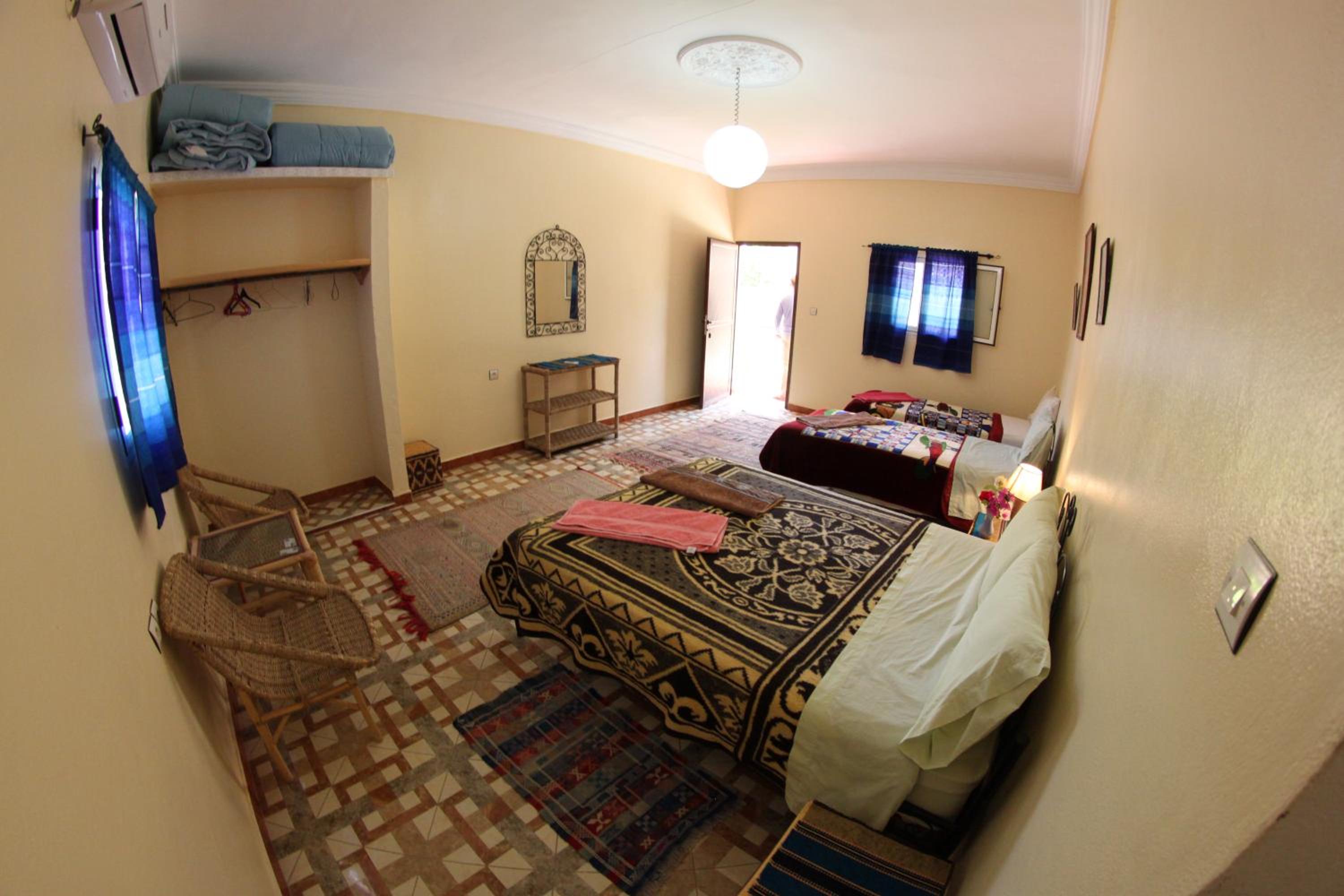 Family Room with Bathroom photo 1