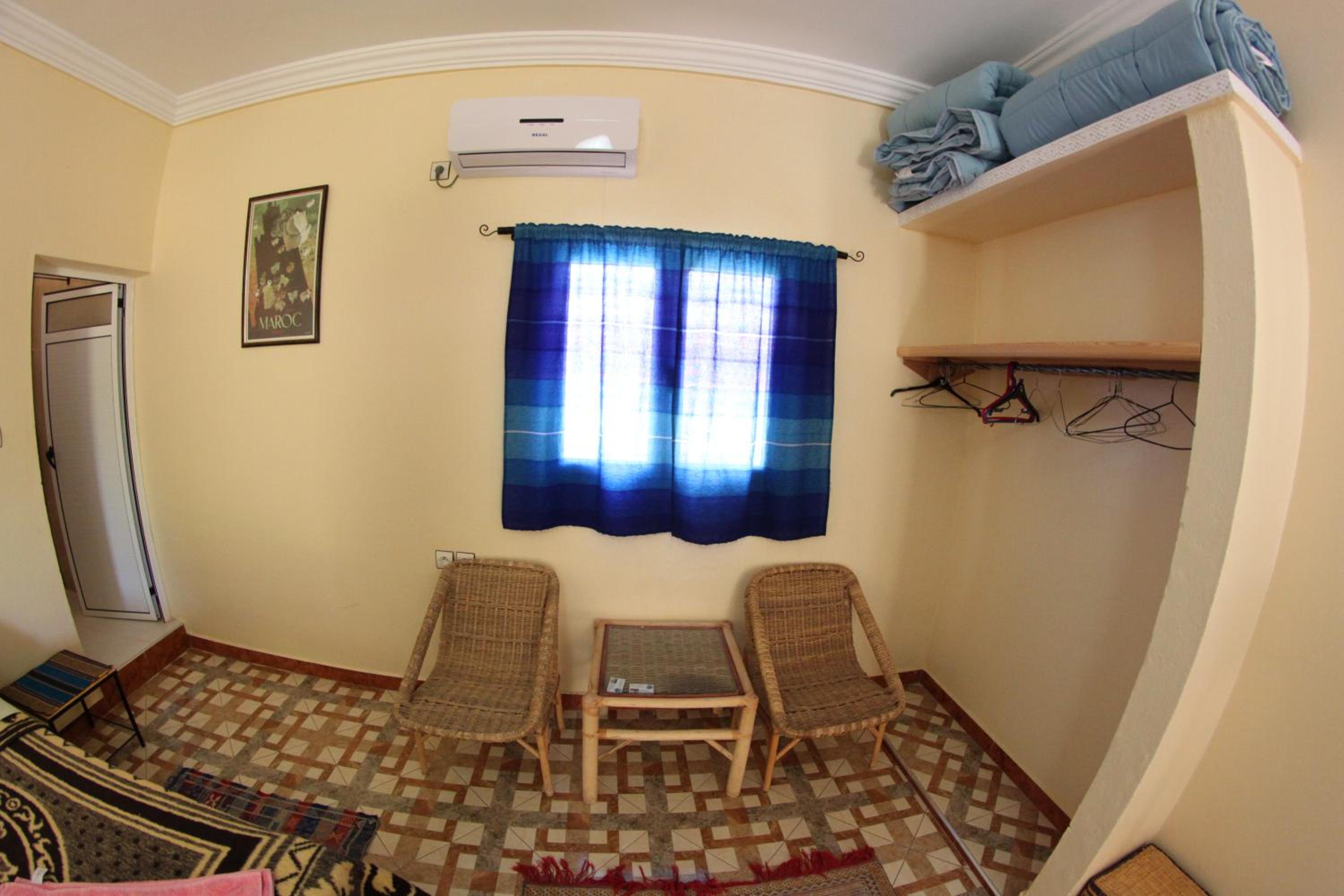 Family Room with Bathroom photo 2