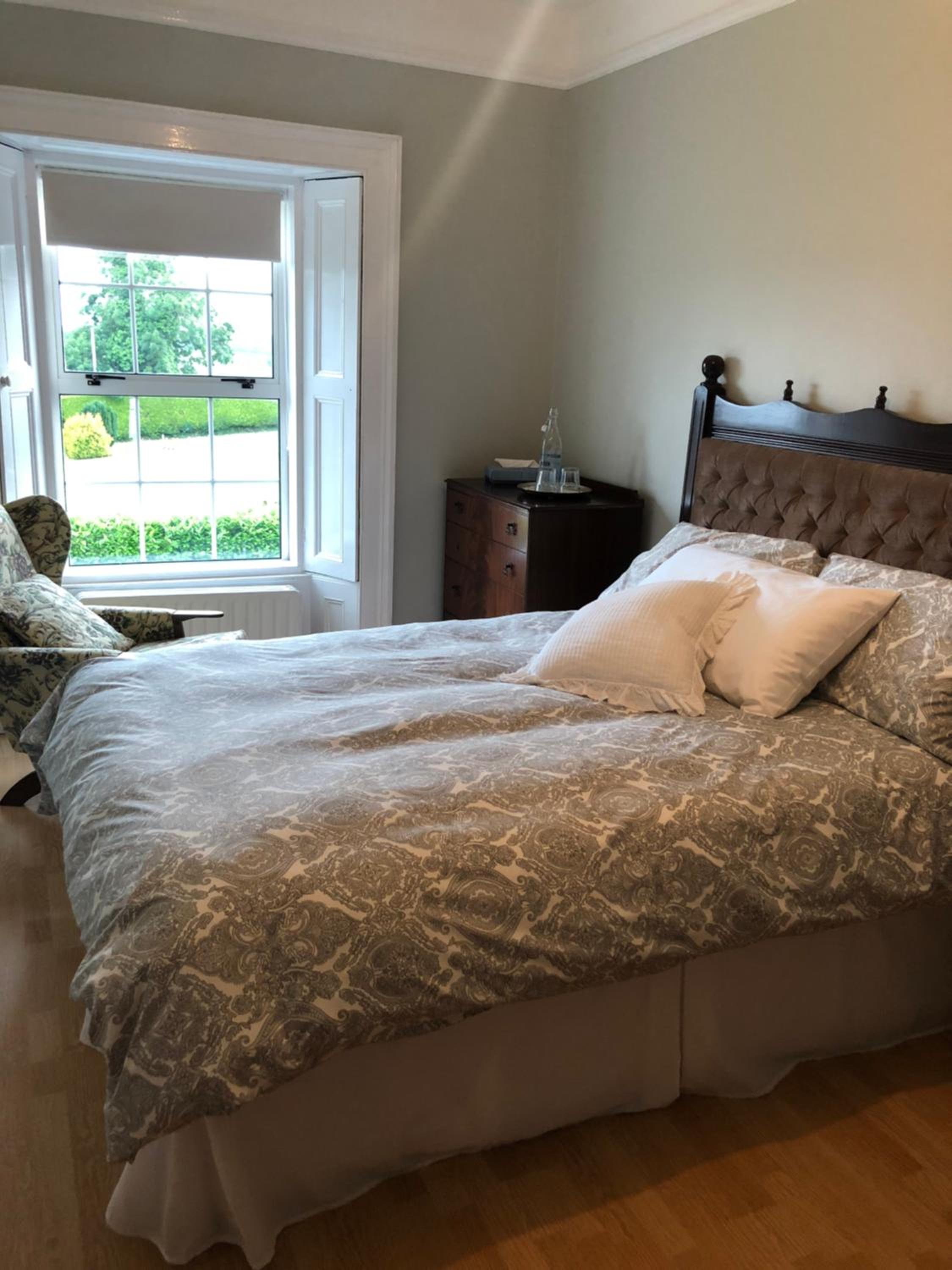 Double Room with Shared Bathroom photo 2