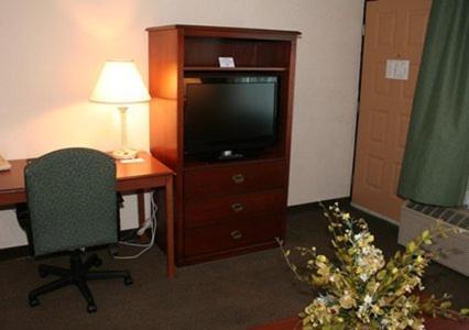Double Room with Two Double Beds Courtyard View - Photo 4