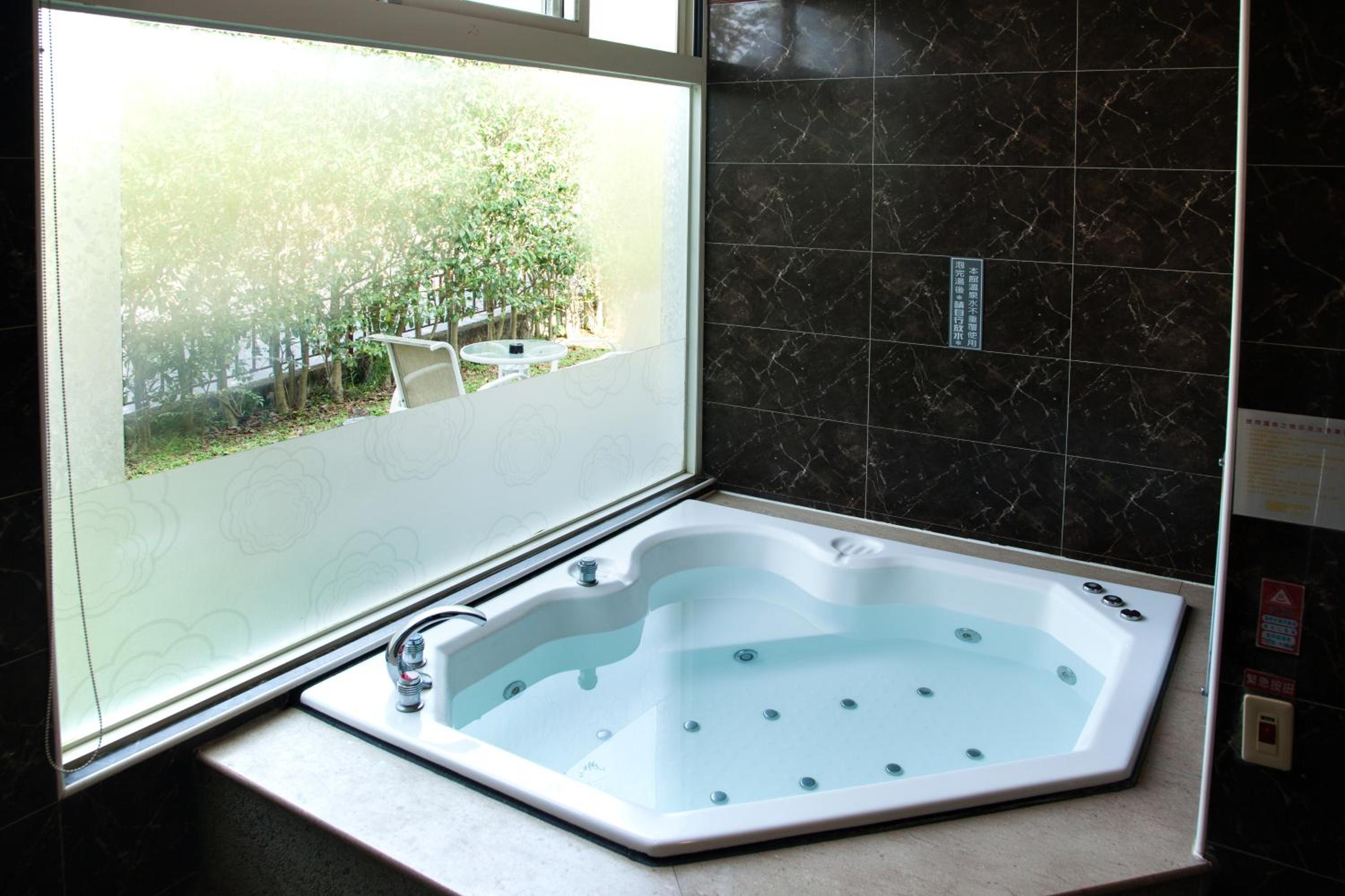 Quadruple Room with Bath photo 2