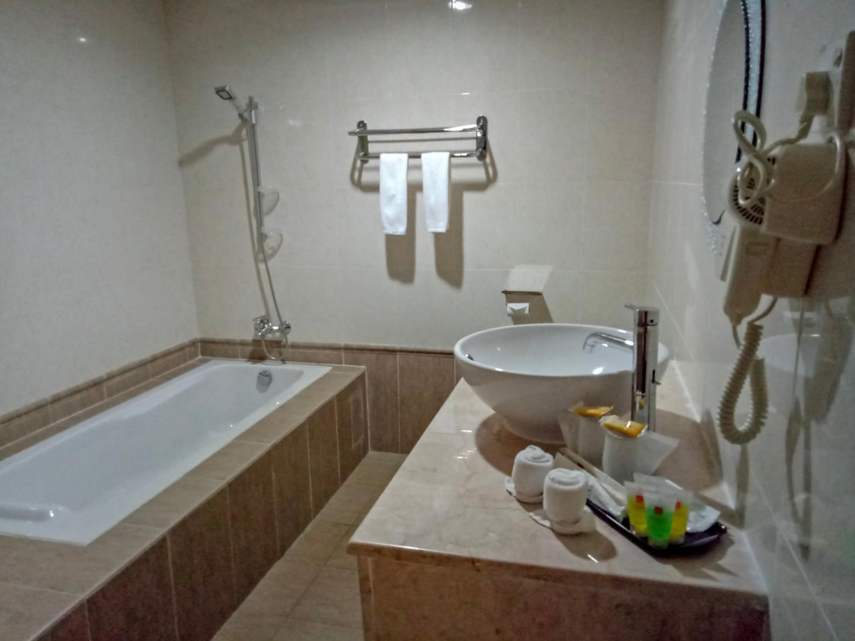 Suite - Photo 5