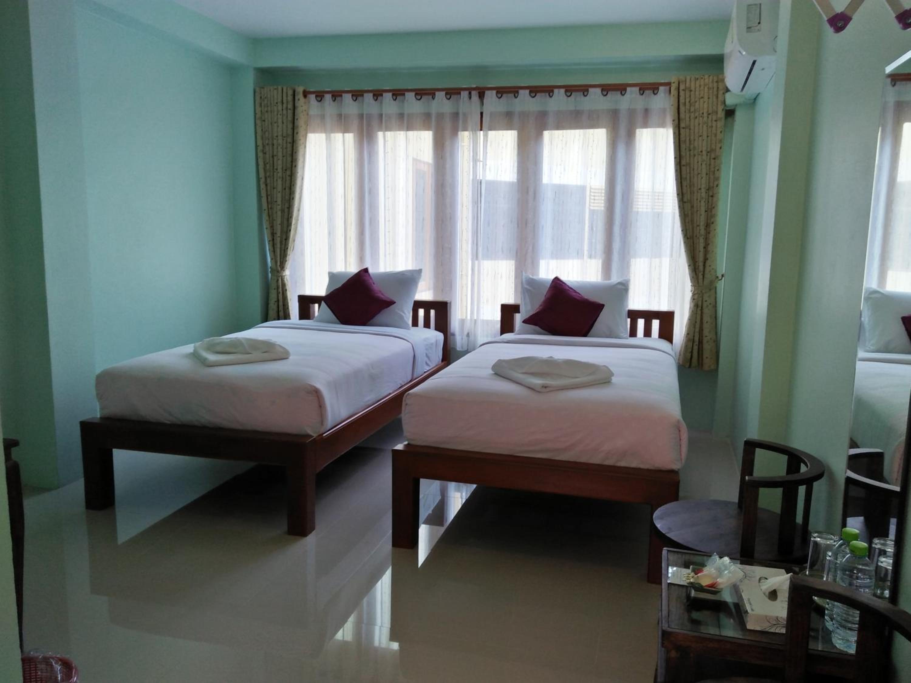 Deluxe Twin Room - Photo 9