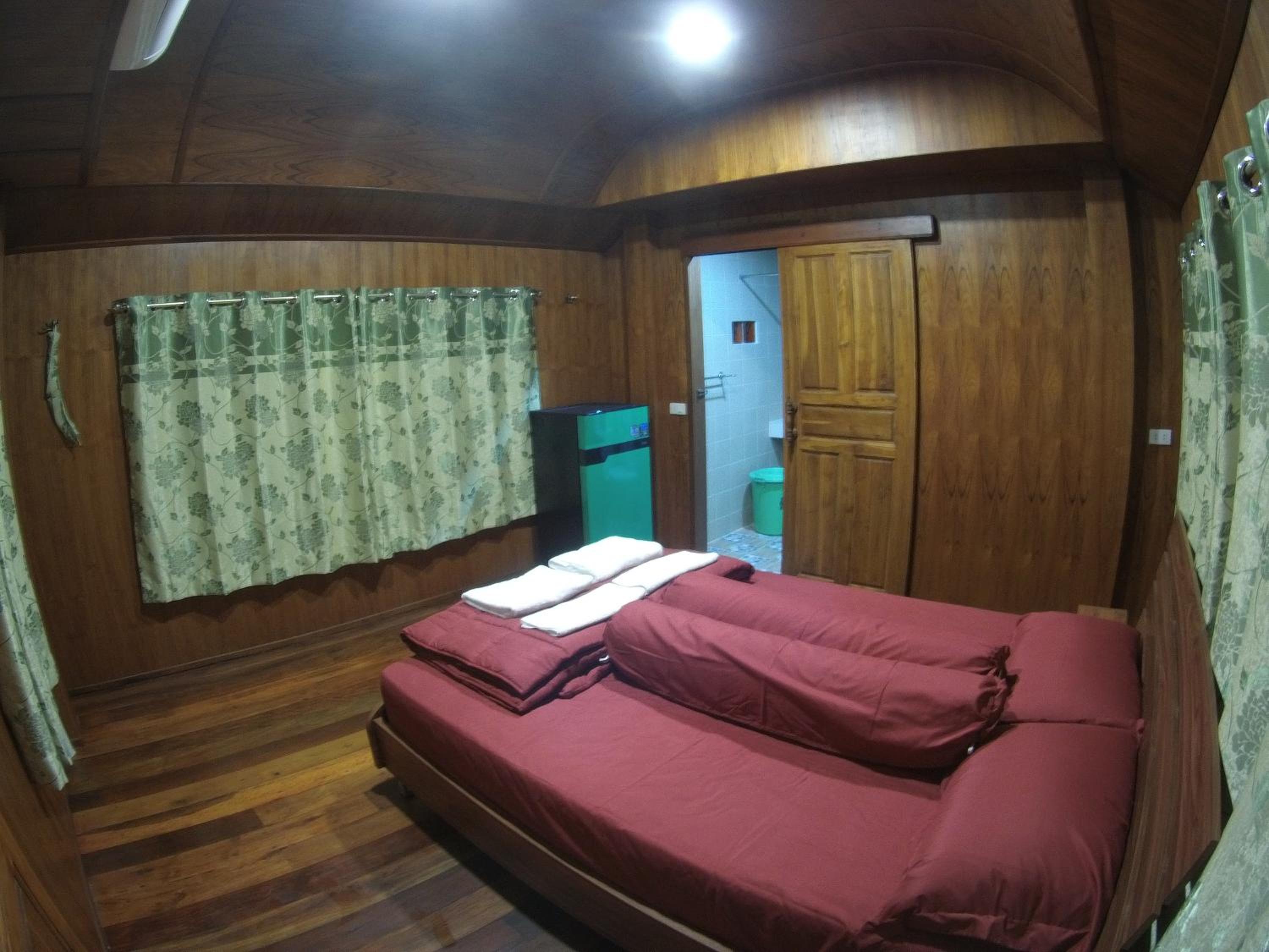 Deluxe Bungalow - Photo 11