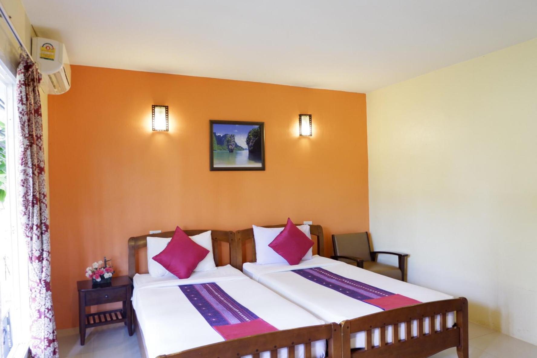 Economy Twin Room - Photo 6