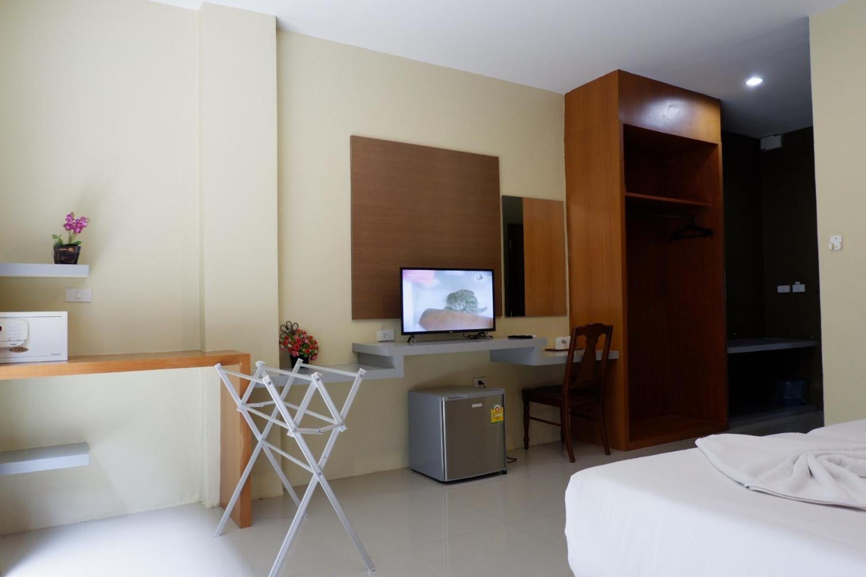 Economy Twin Room - Photo 5