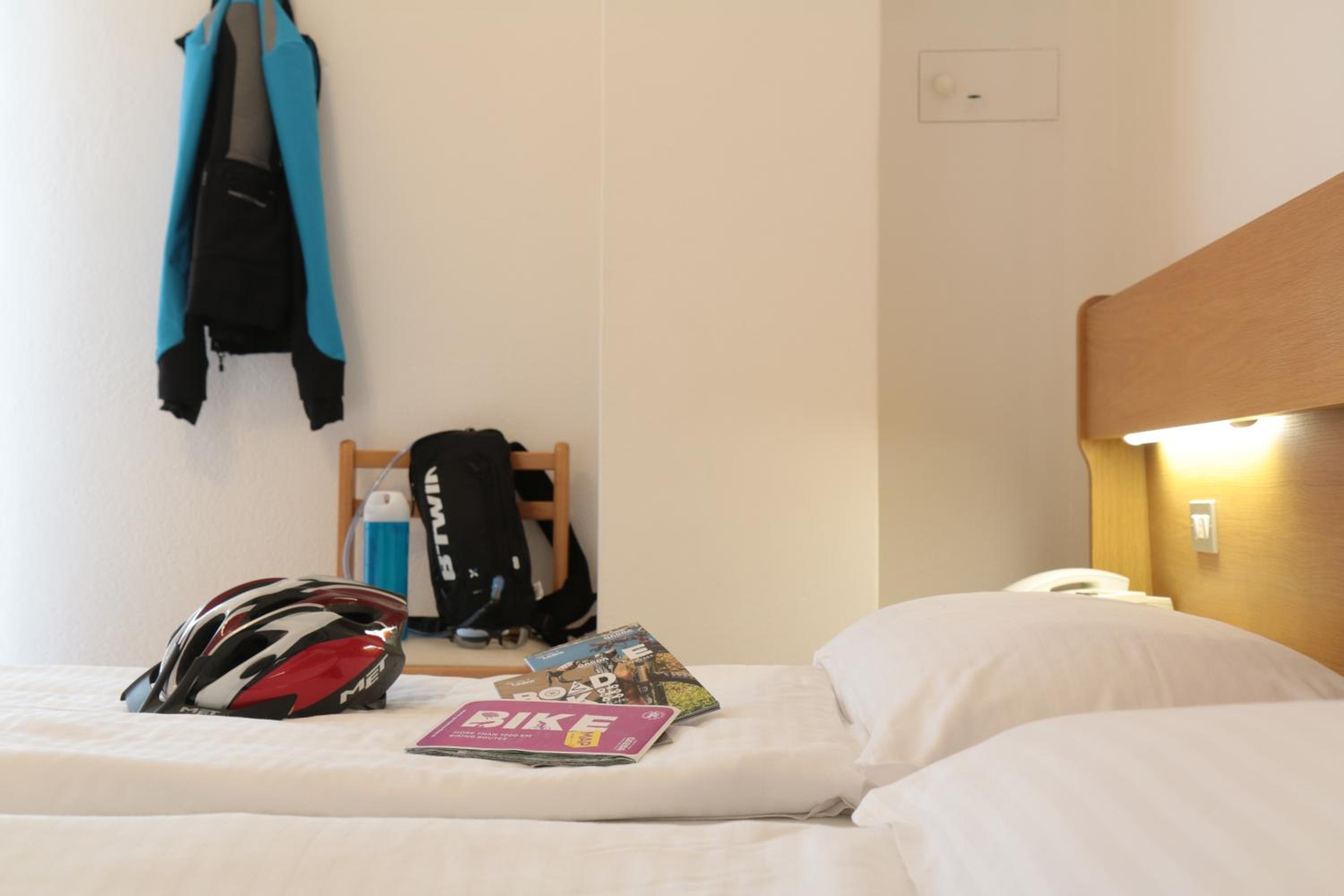 Double or Twin Room photo 3