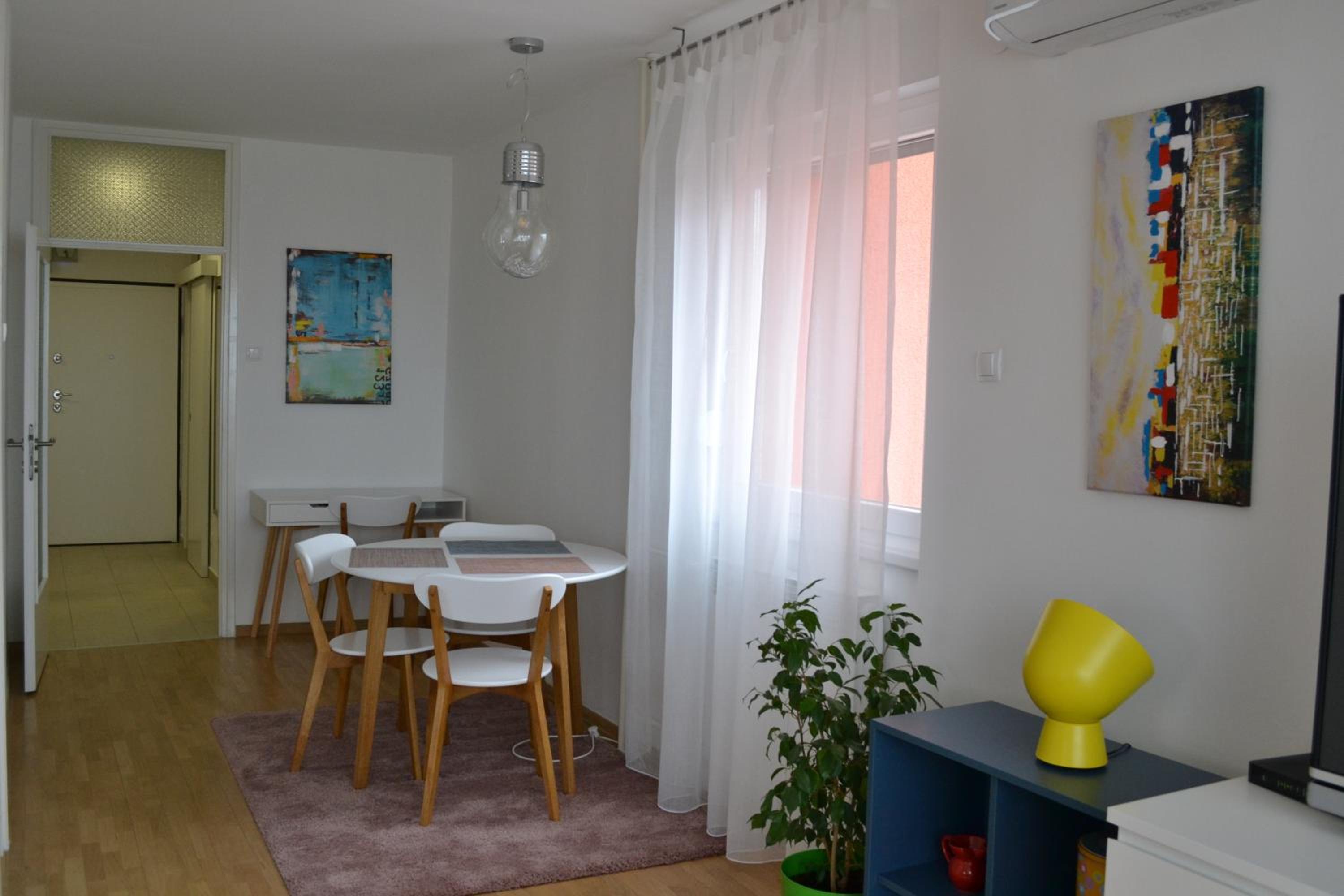Apartment - Photo 2