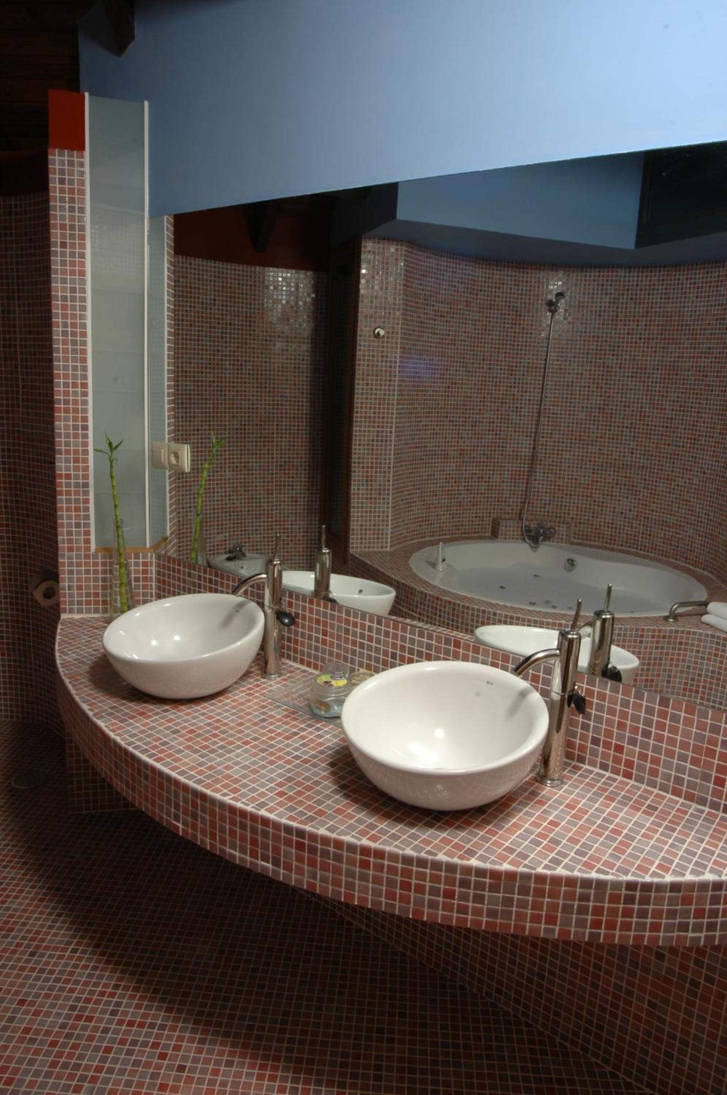 Superior Double Room with Hydromassage Bath photo 3