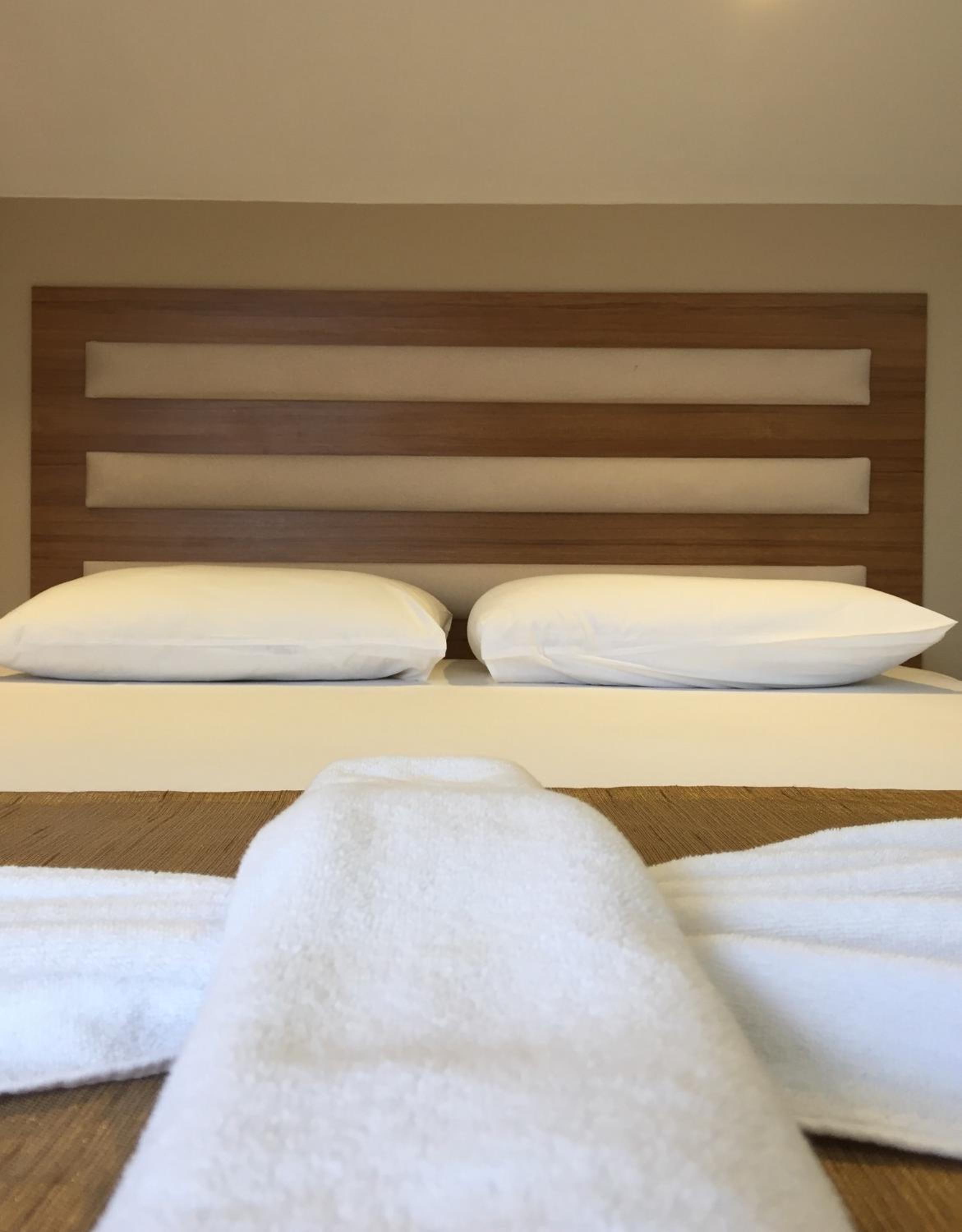 Deluxe Double Room with Side Sea View photo 2