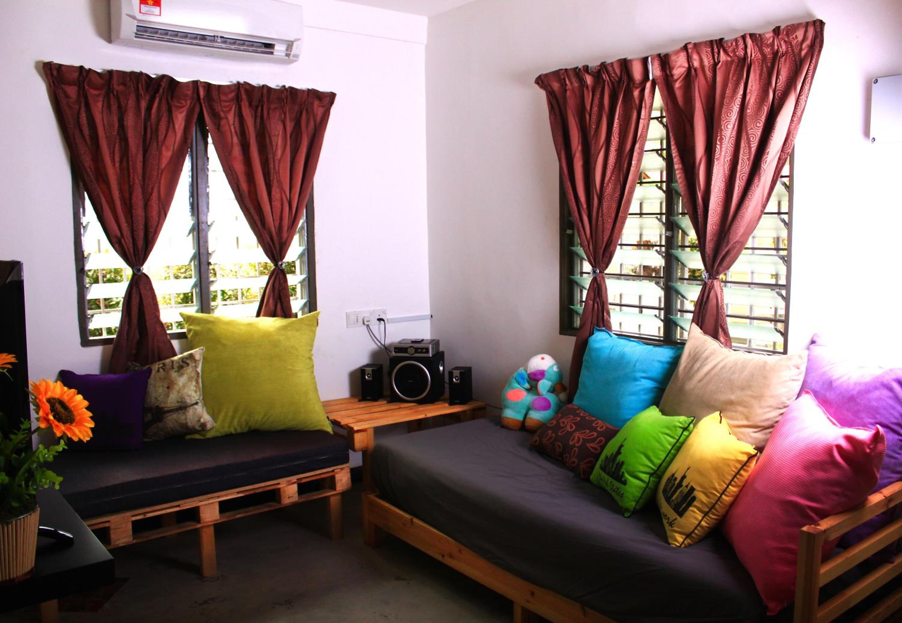 Three-Bedroom House photo 3