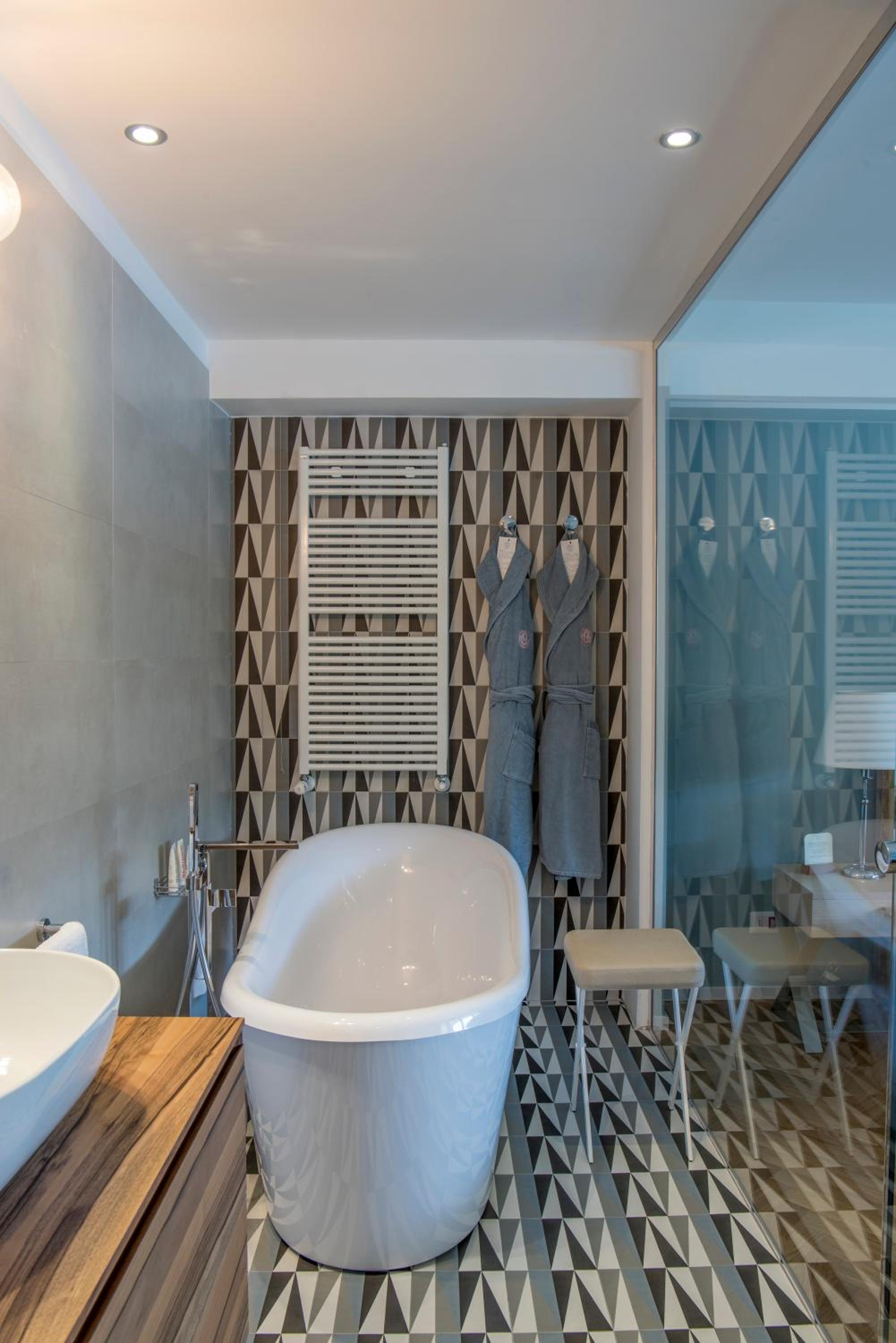 Suite with Sea View - Photo 10