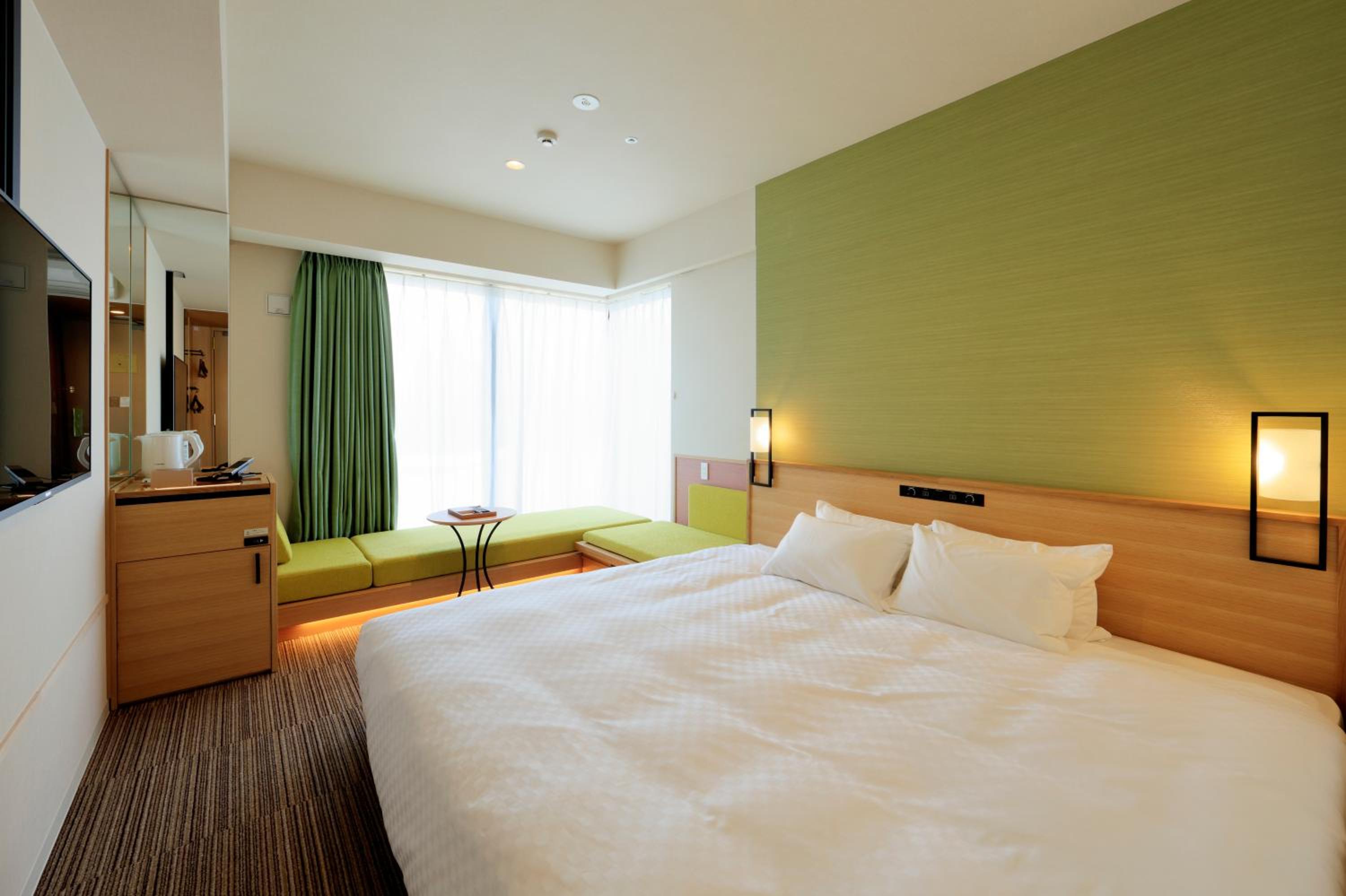 Corner King Room (3 Adults)