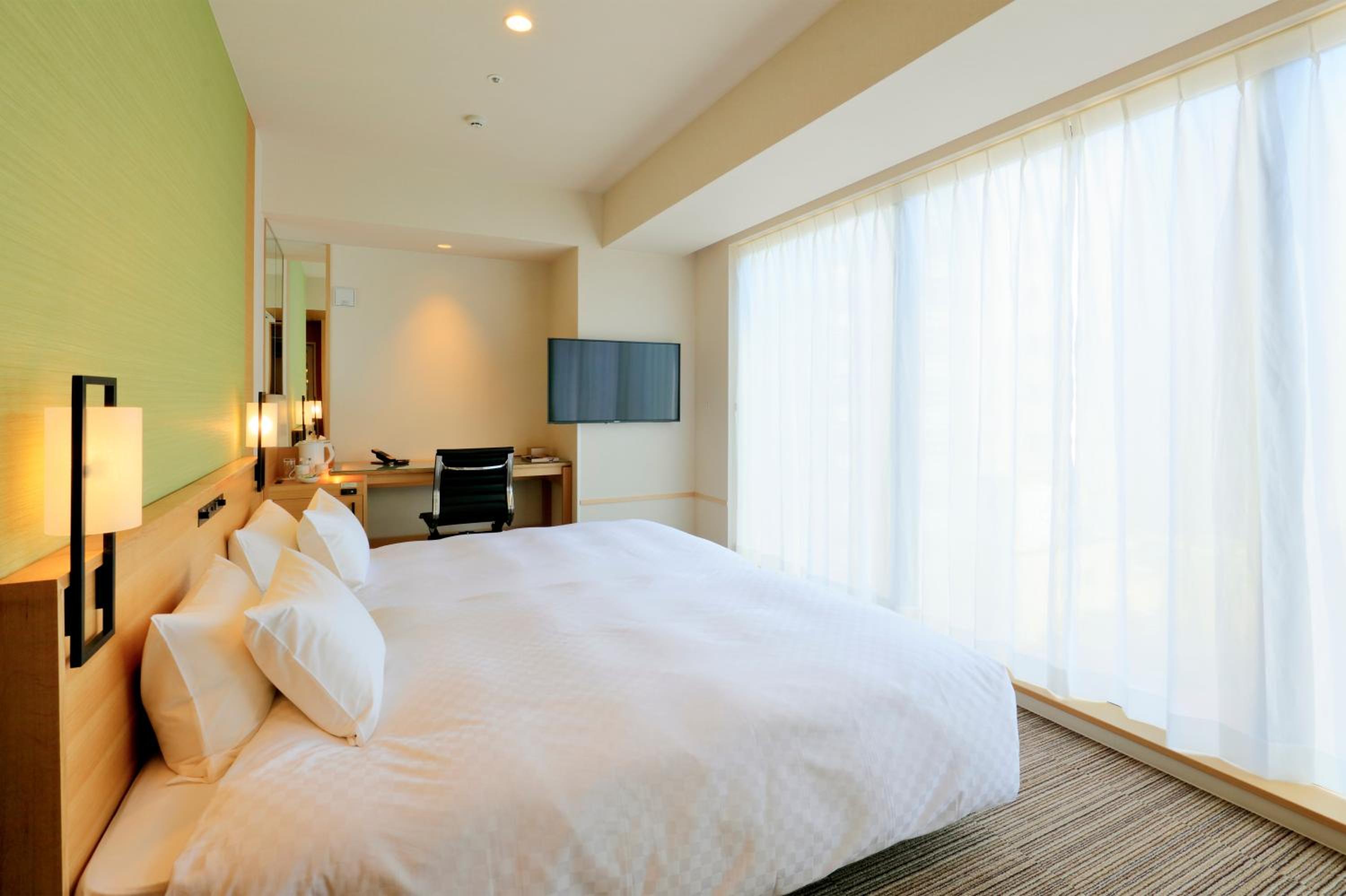 Executive Twin Room (2 Adults) thumbnail 5