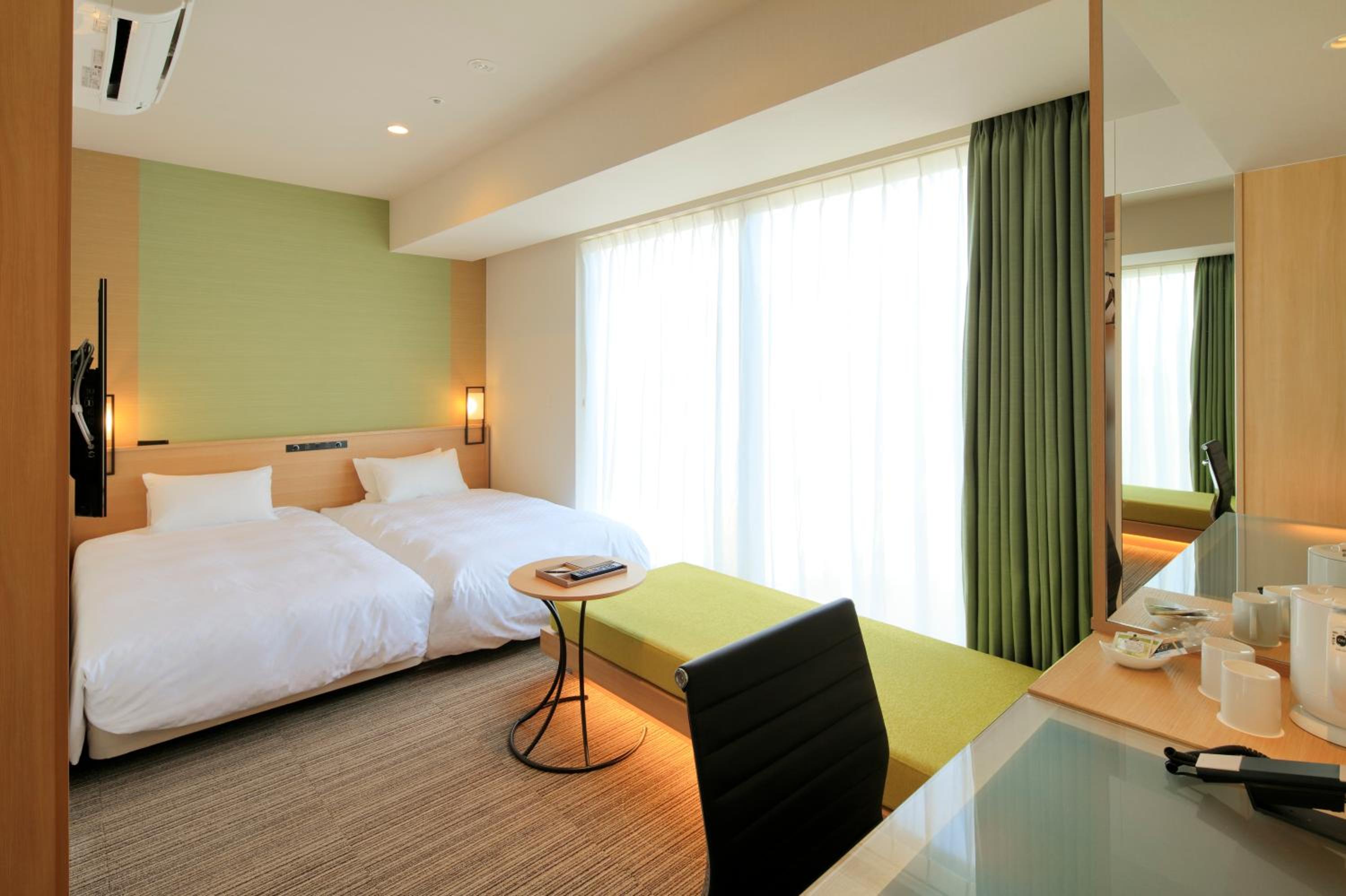 Executive Twin Room (3 Adults) thumbnail 6