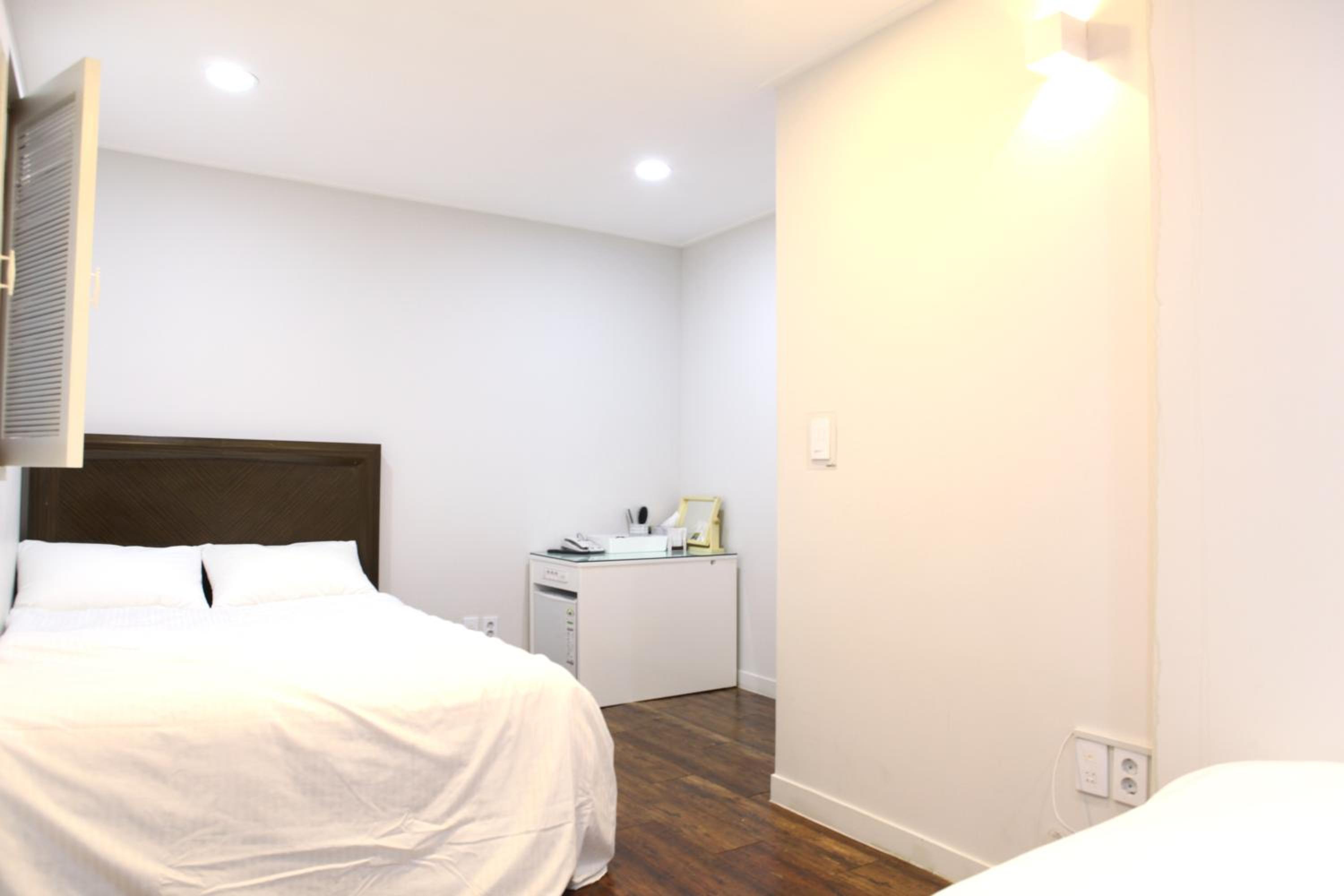 Superior Double Room with Private Bathroom