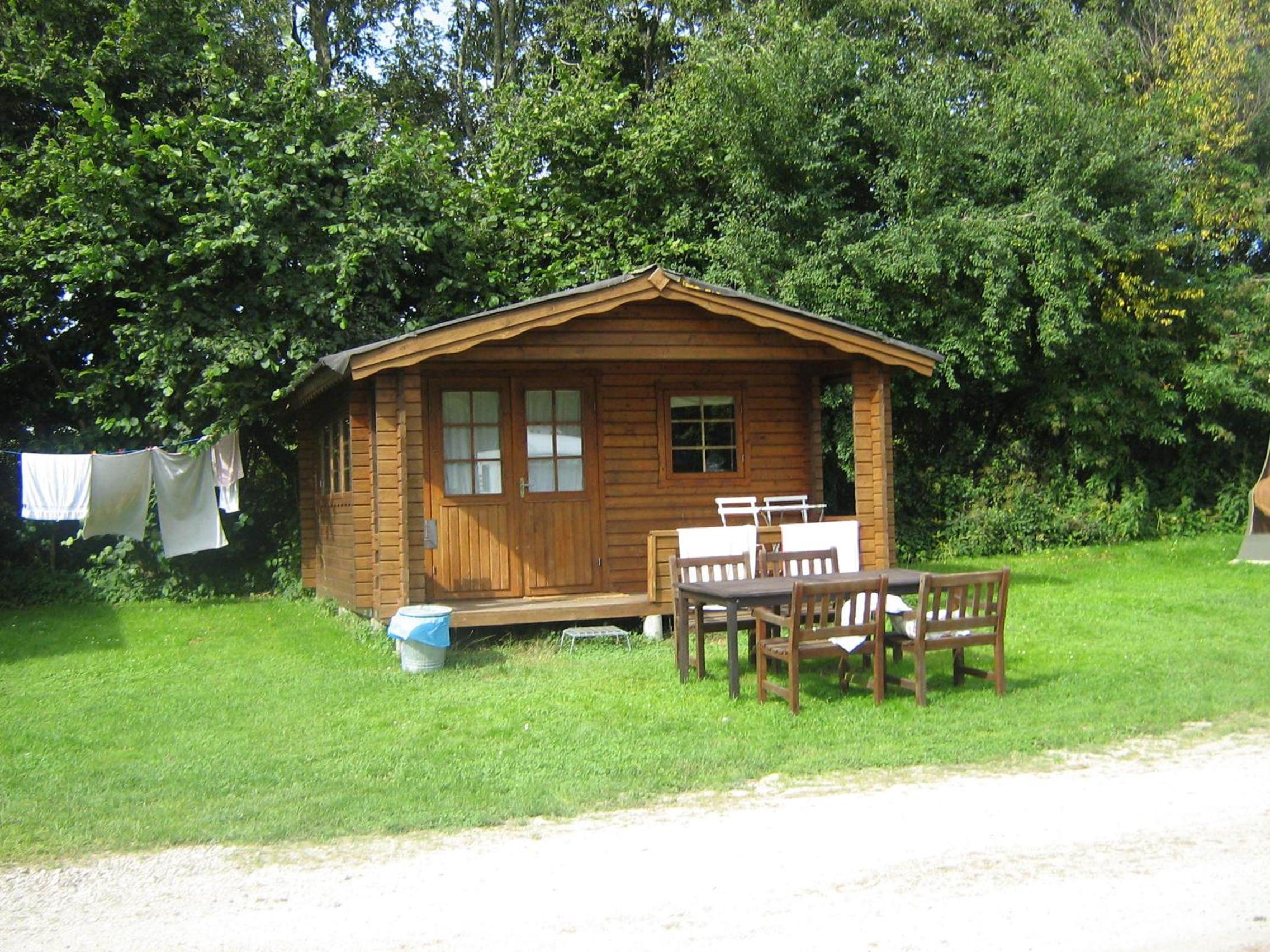 Cottage with Shared Bathroom photo 3