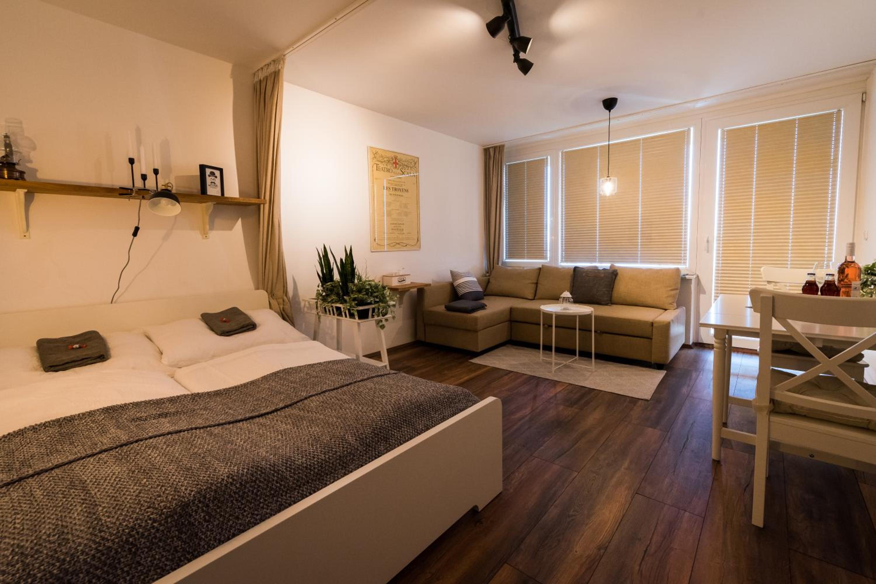 Apartment photo 1