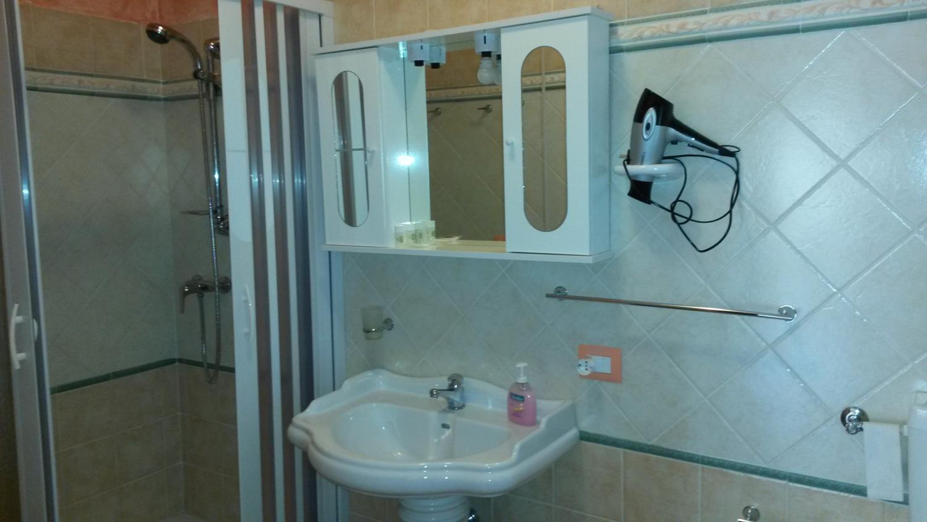 Triple Room - Photo 31
