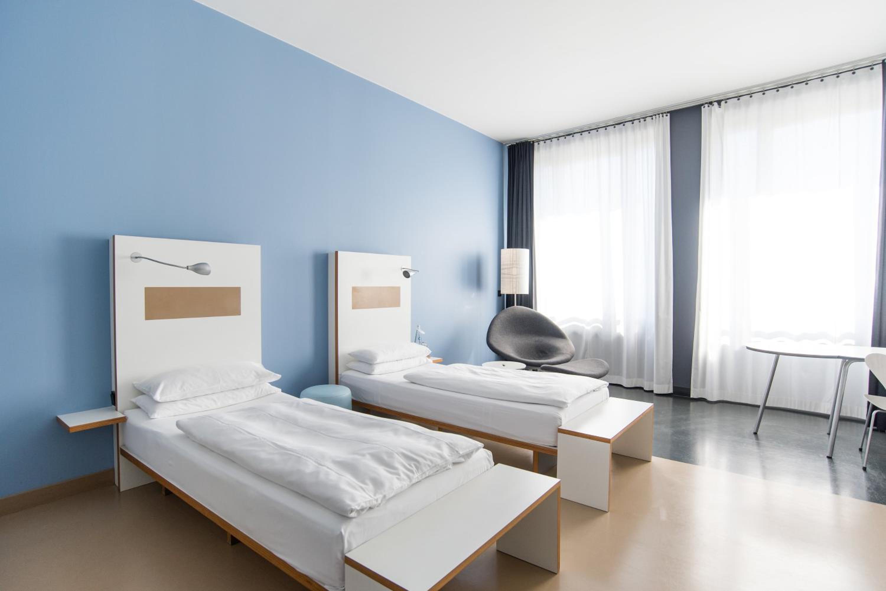 Deluxe Twin Room (2 Adults + 1 Child) photo 1