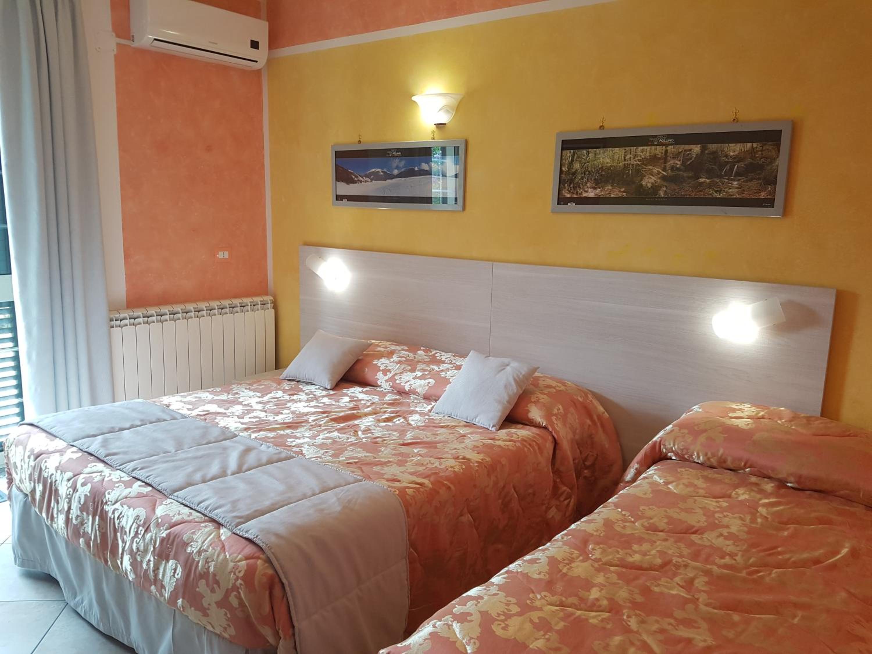 Triple Room - Photo 12