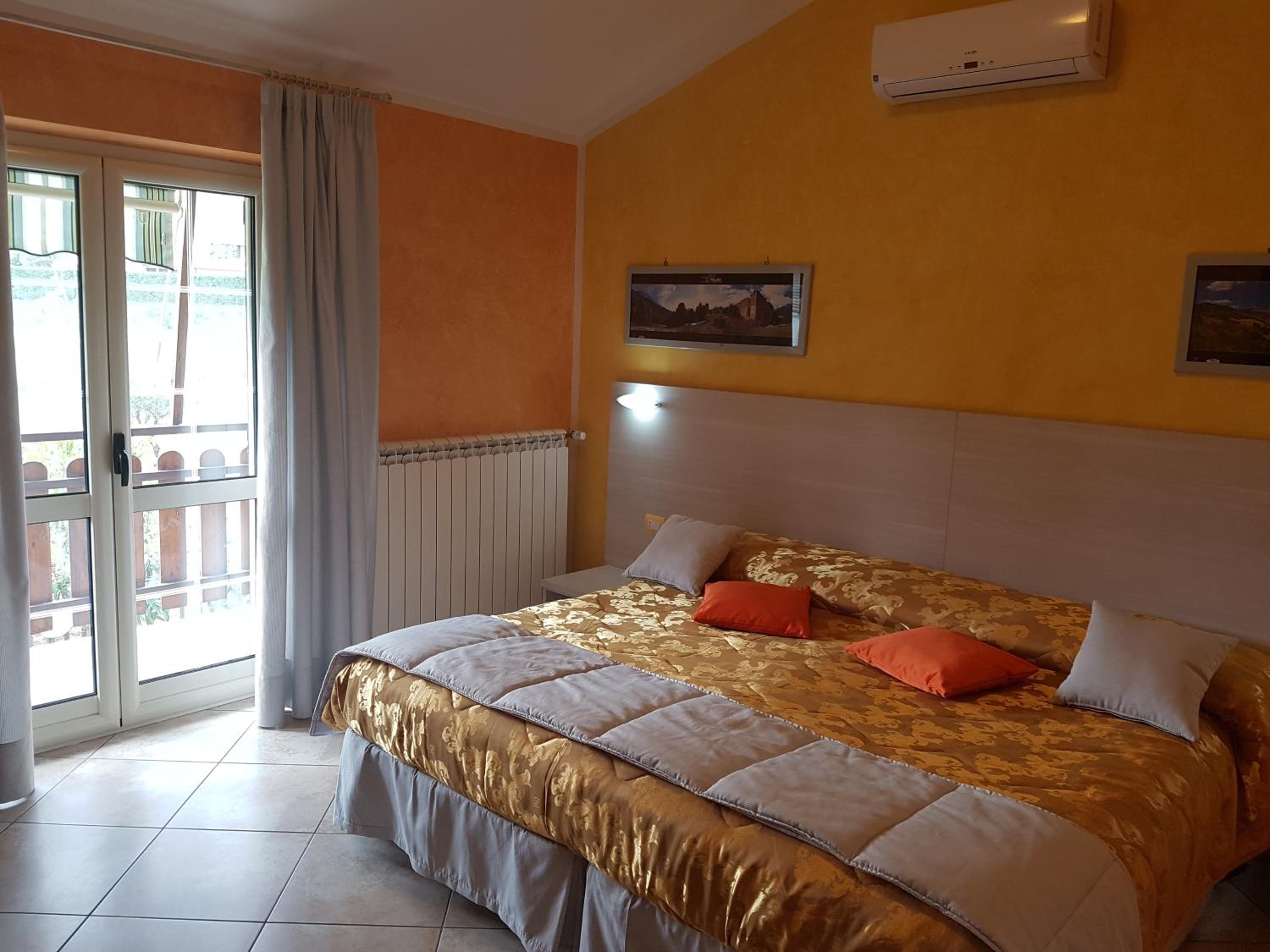 Standard Double Room - Photo 5