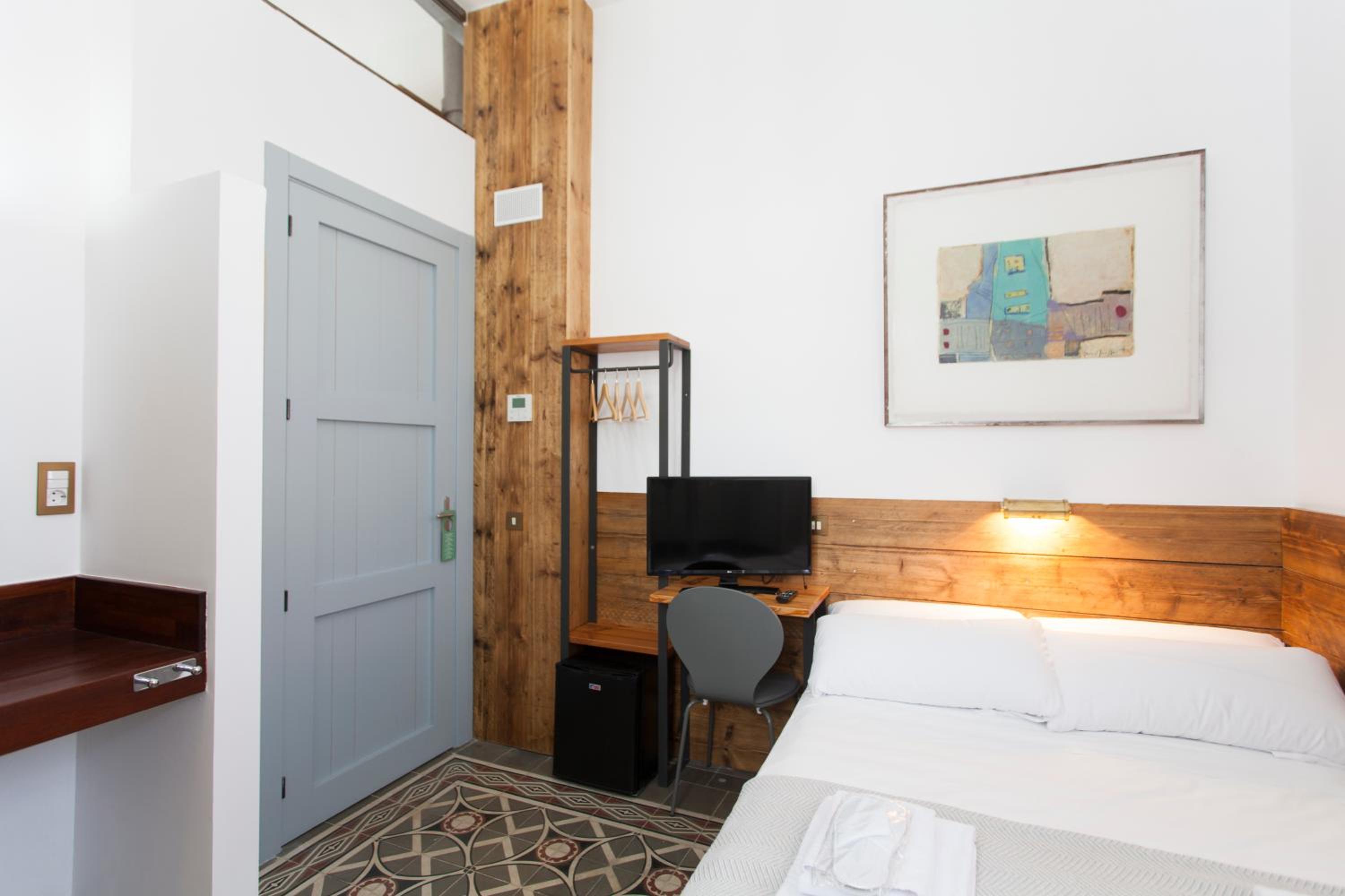 Small Double Room - Photo 3
