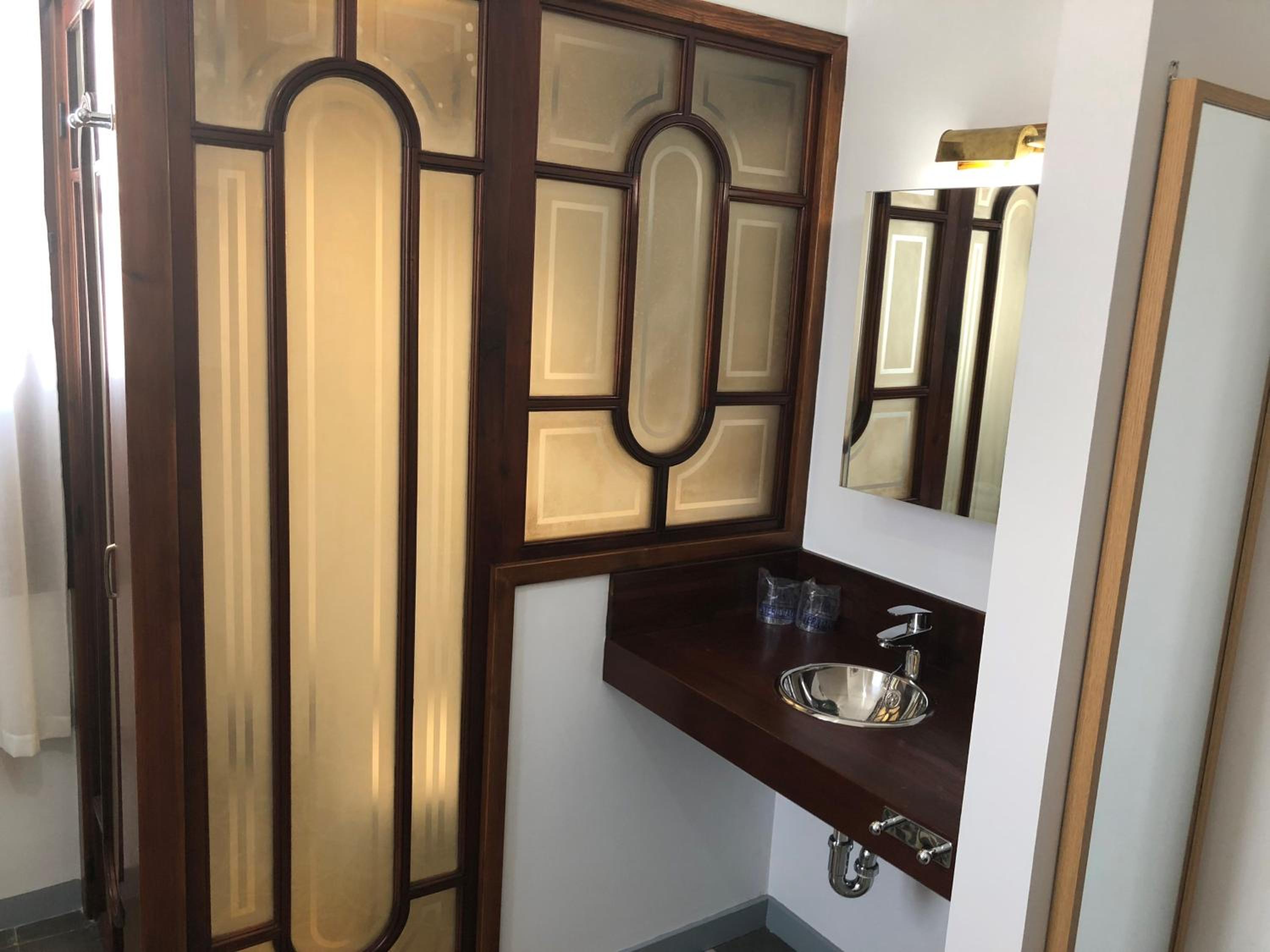 Small Double Room - Photo 7
