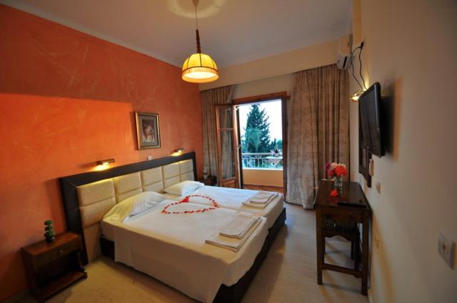 Double or Twin Room photo 2