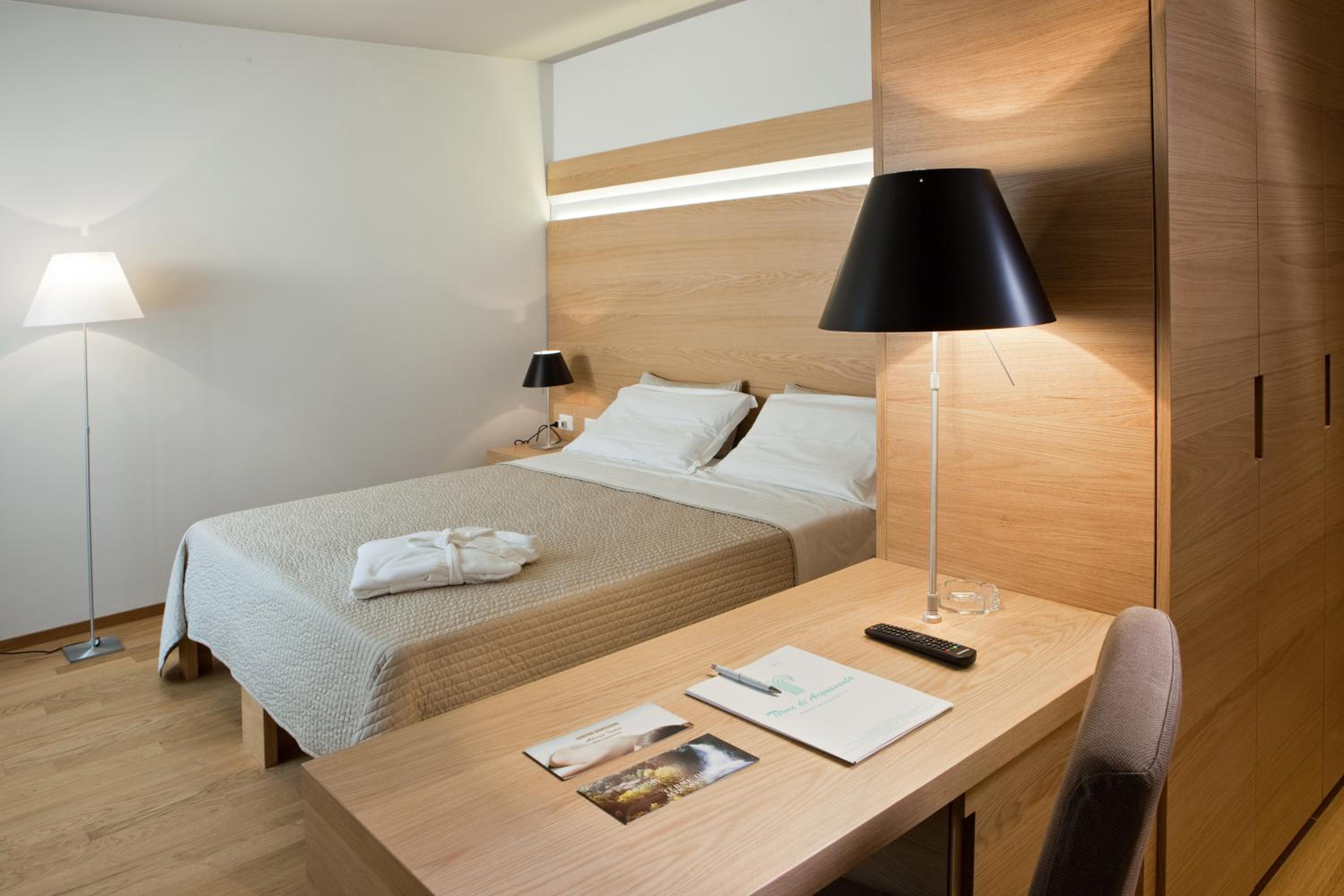 Deluxe Double or Twin Room photo 1