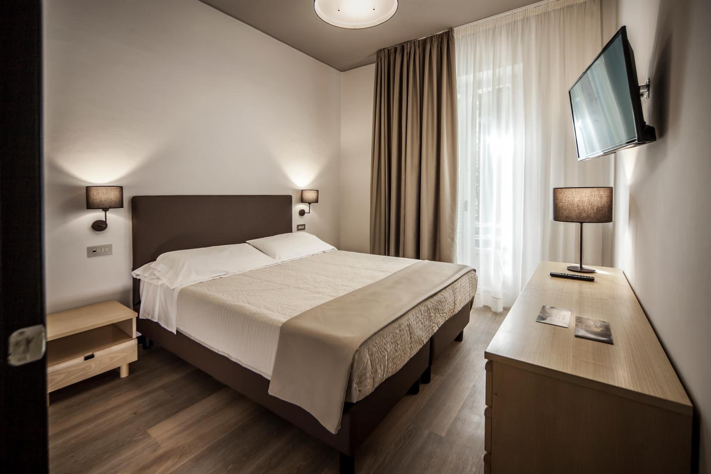 Superior Double or Twin Room photo 3