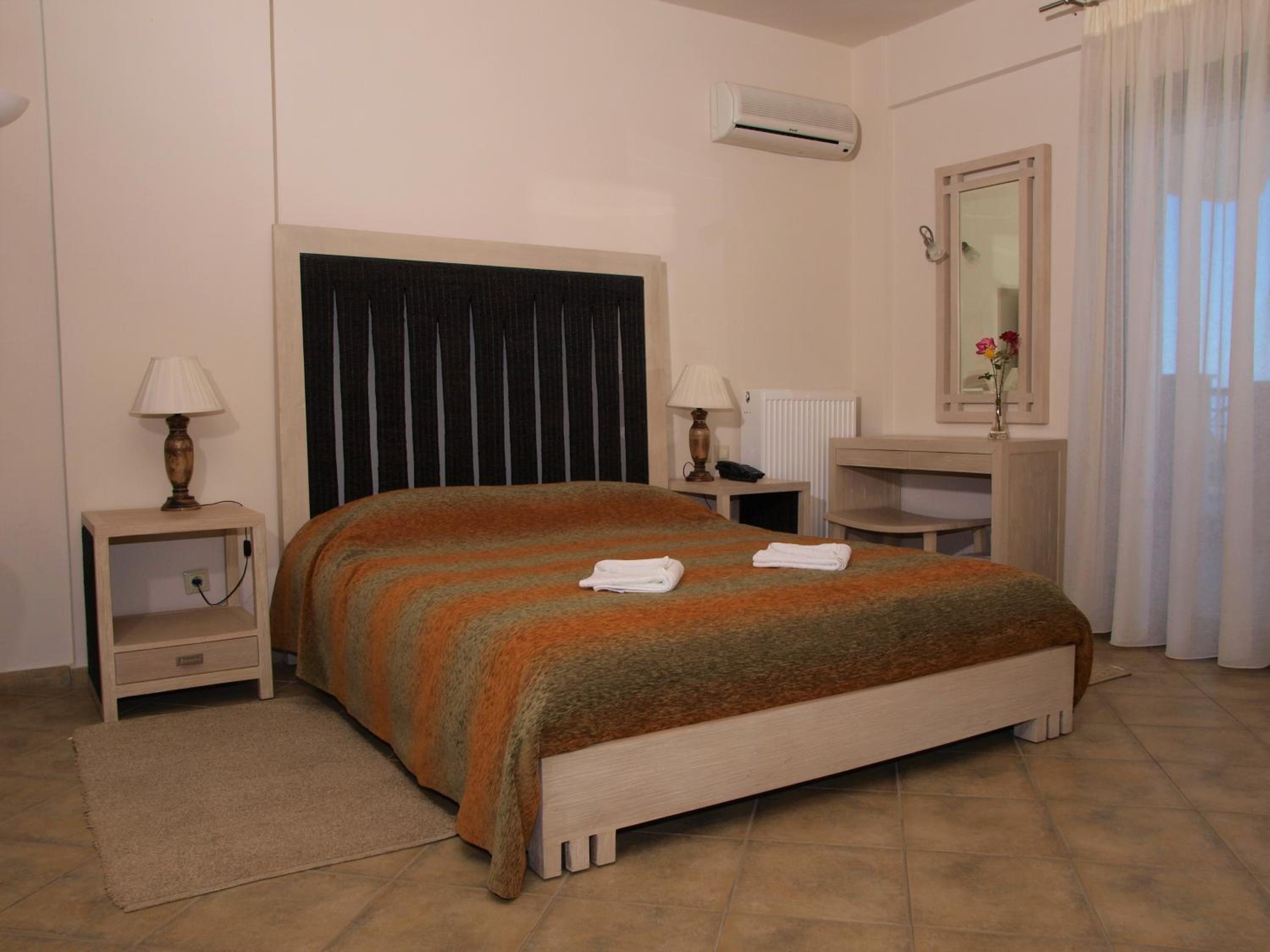 Superior Triple Room with Sea View - Photo 3