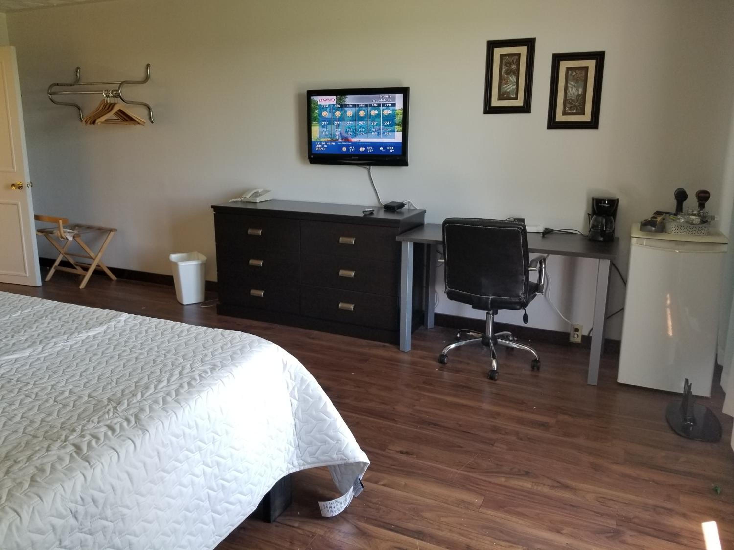 Deluxe King Room photo 3
