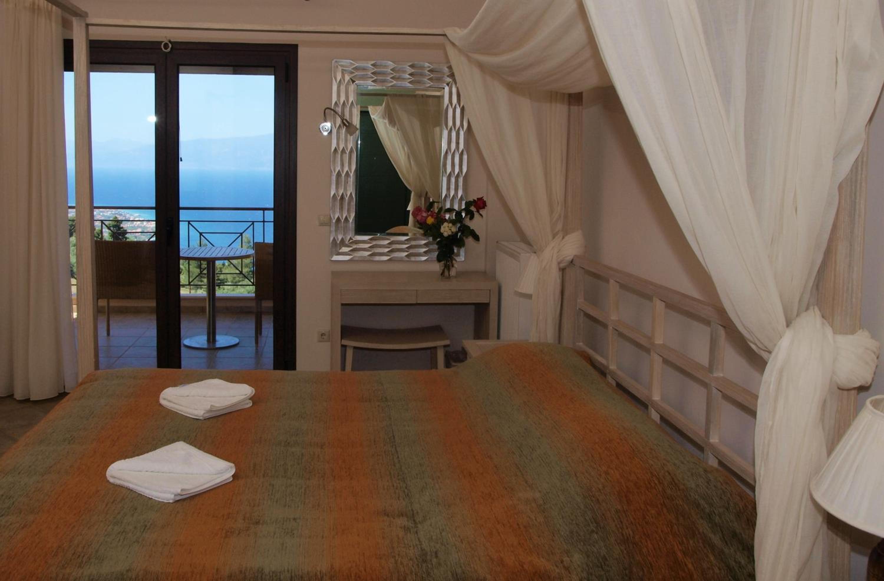 Superior Triple Room with Sea View - Photo 2