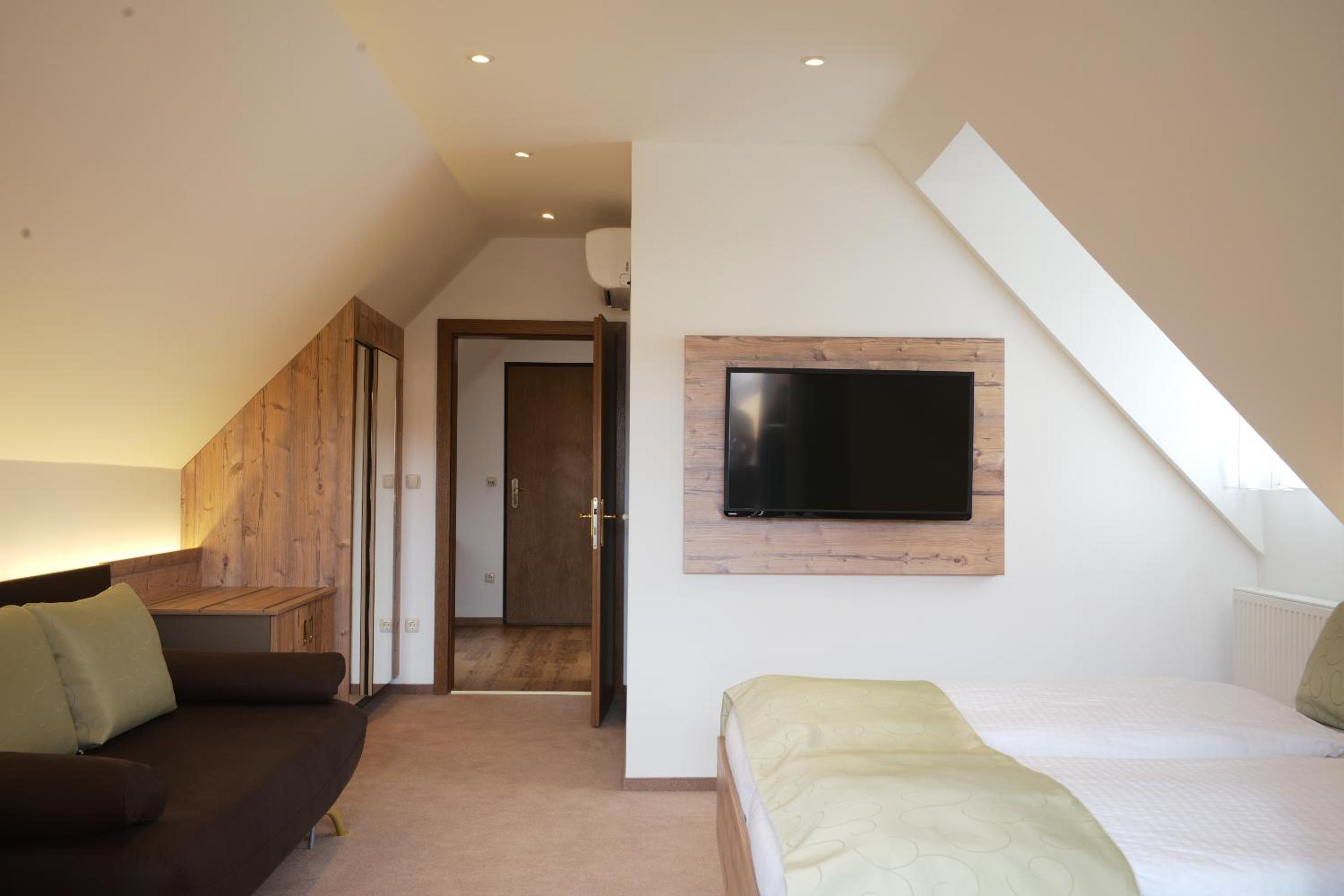 Deluxe Double Room photo 2