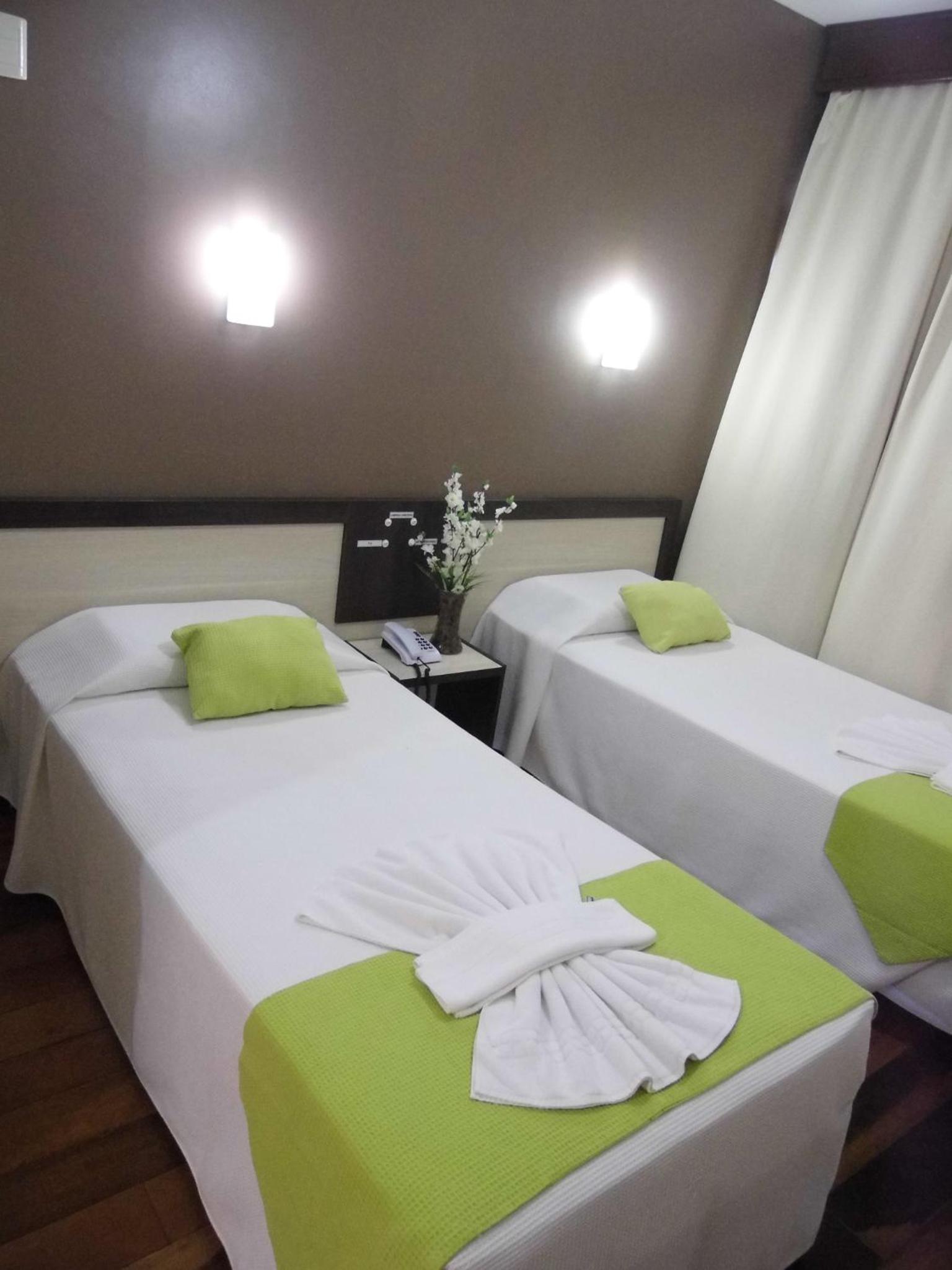 Standard Double or Twin Room photo 1