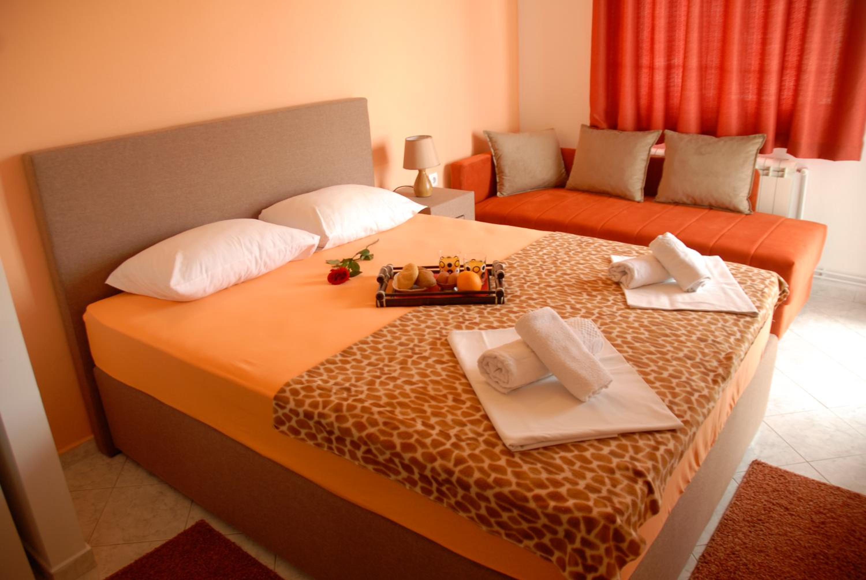 Standard Double Room with Balcony and Garden View - Photo 8