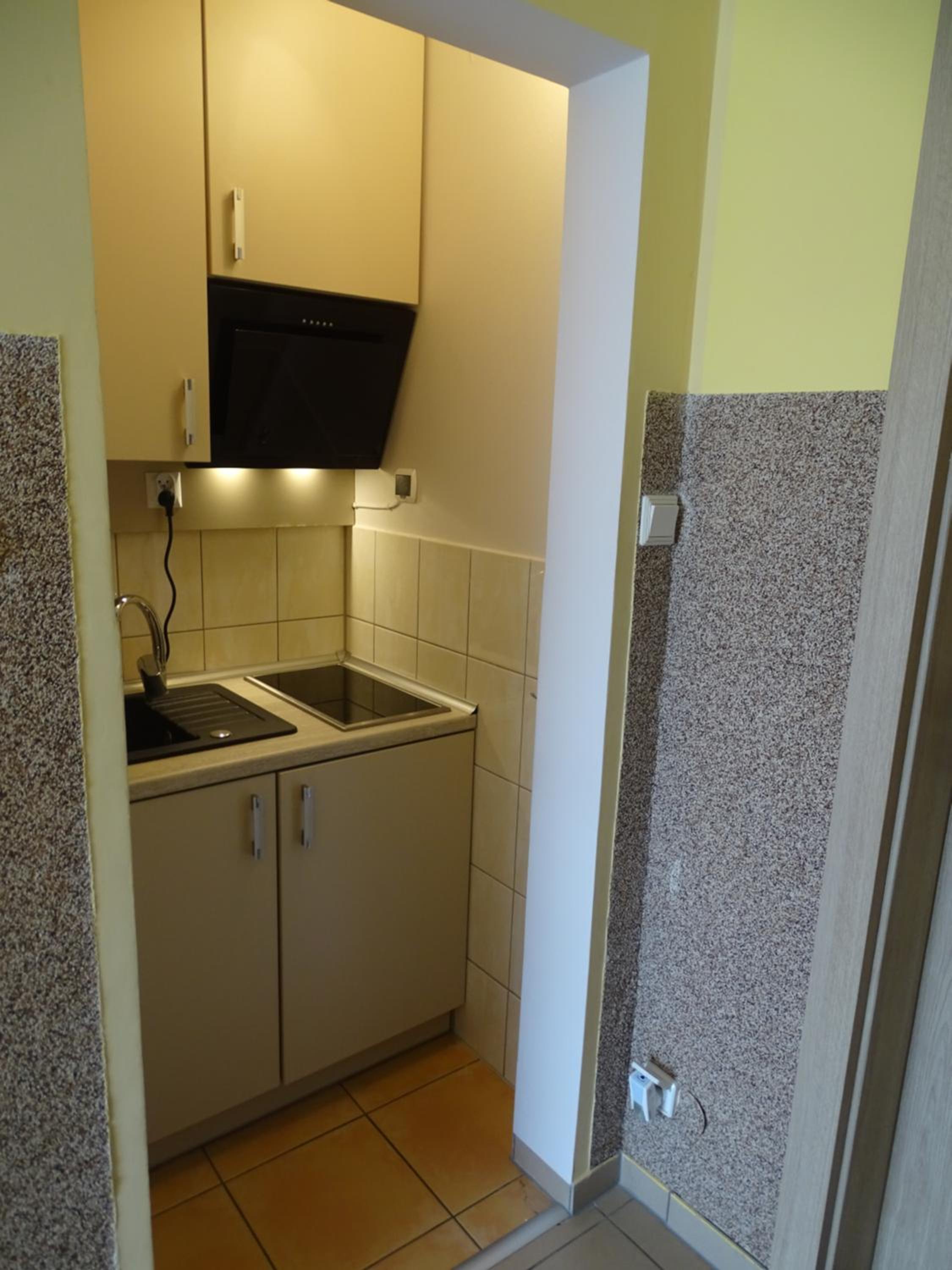 Double Room with Private External Bathroom - Photo 15