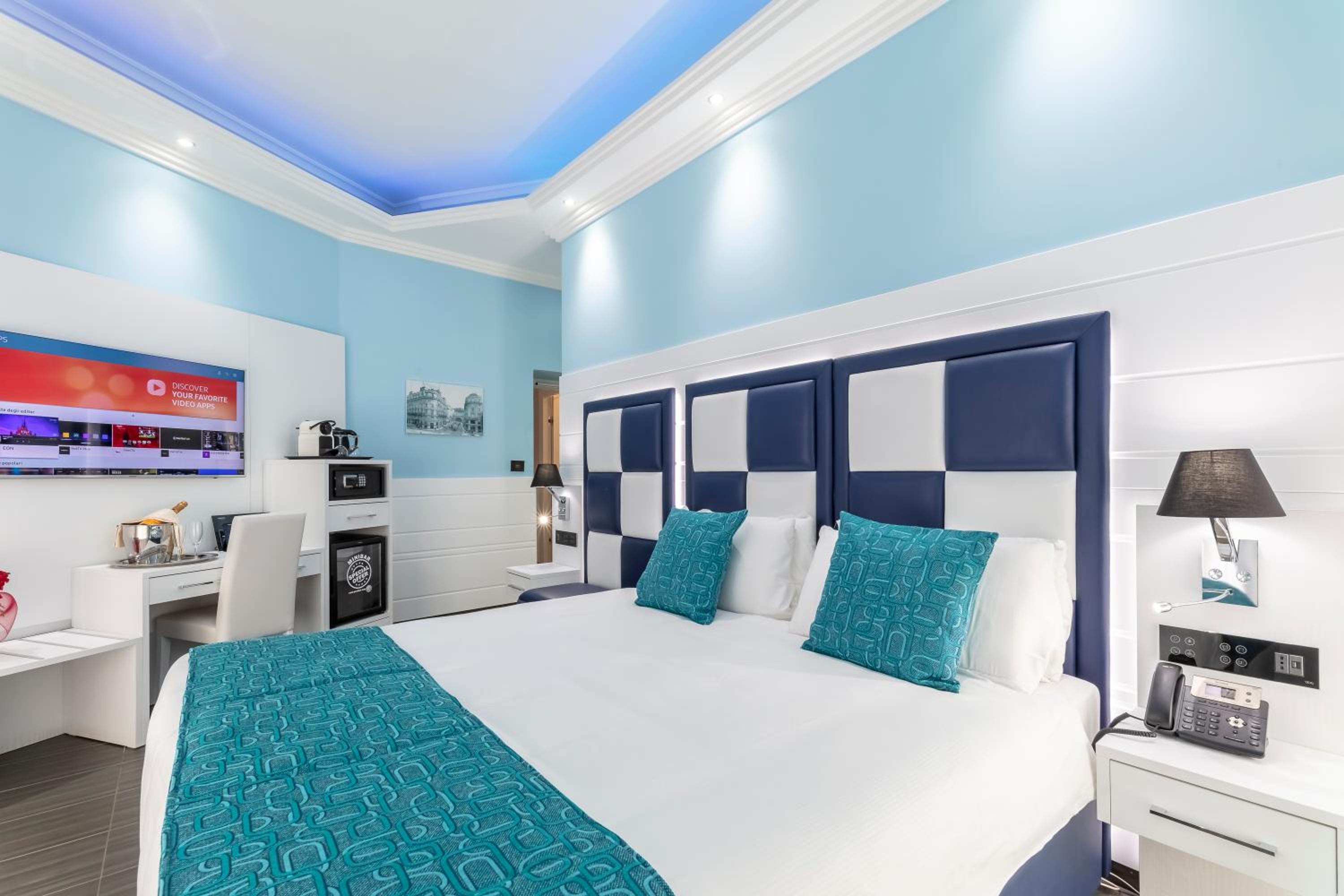 Luxury Triple Room photo 3