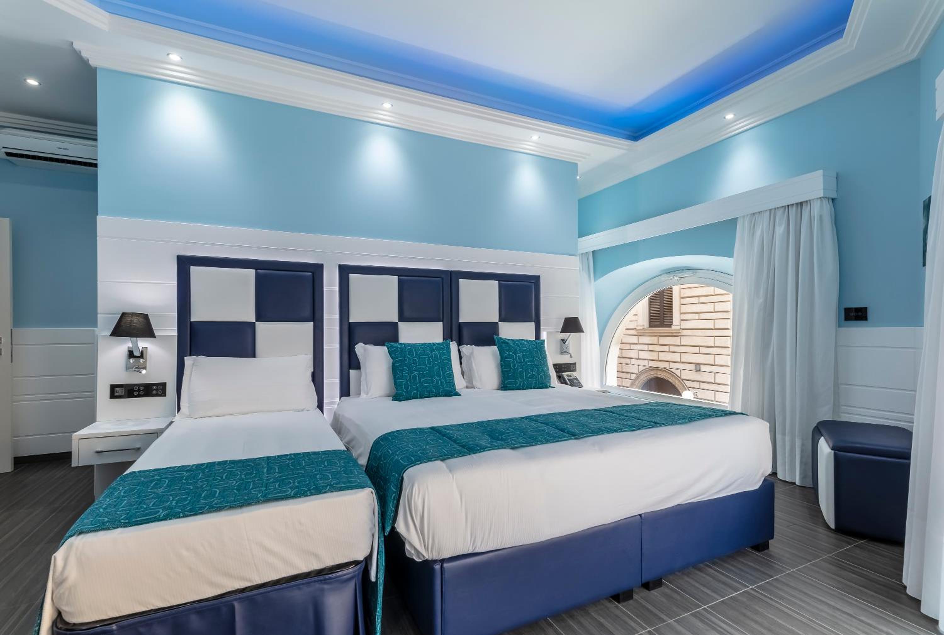Luxury Triple Room photo 3