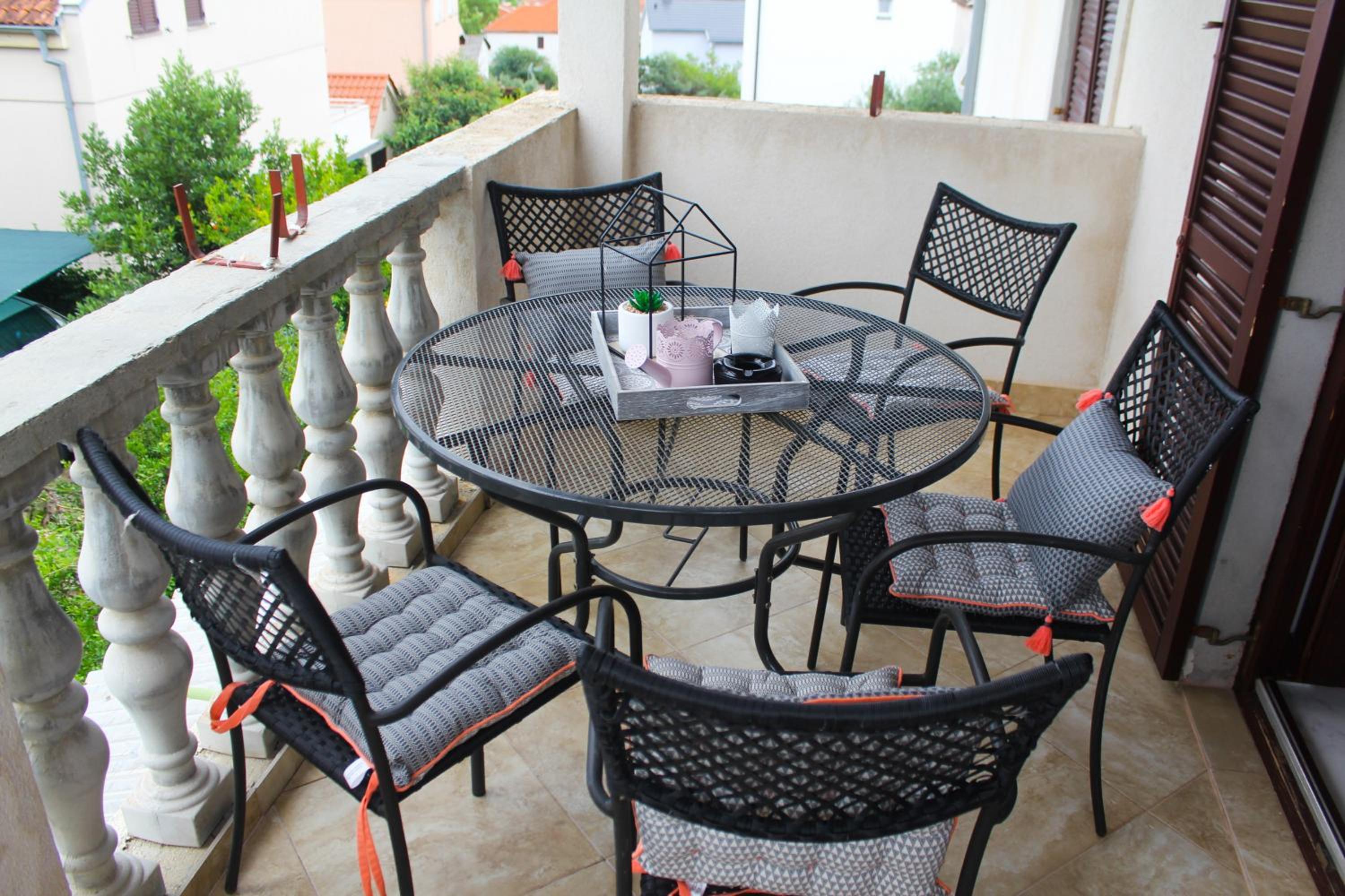 Apartment with Sea View - Photo 6