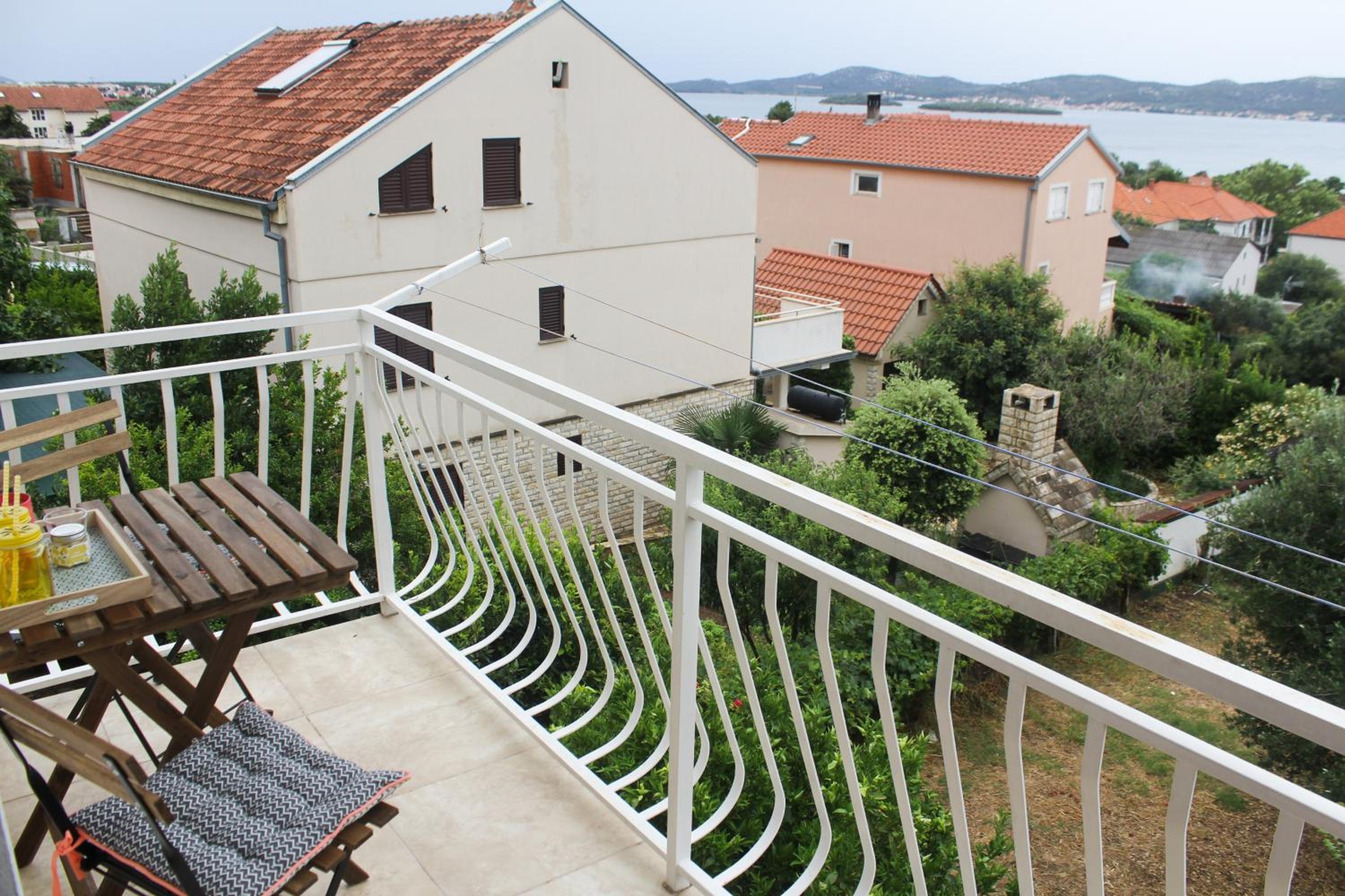 Apartment with Sea View - Photo 5
