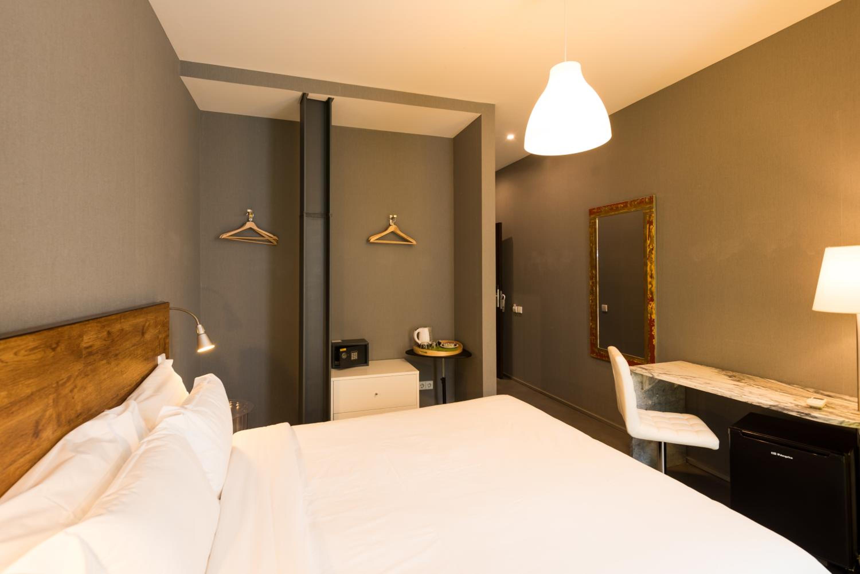 Standard Double or Twin Room - Photo 5