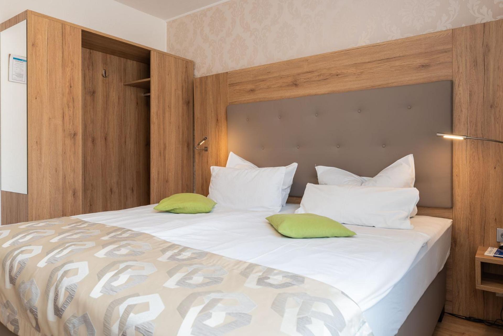 Superior Double Room - Photo 11