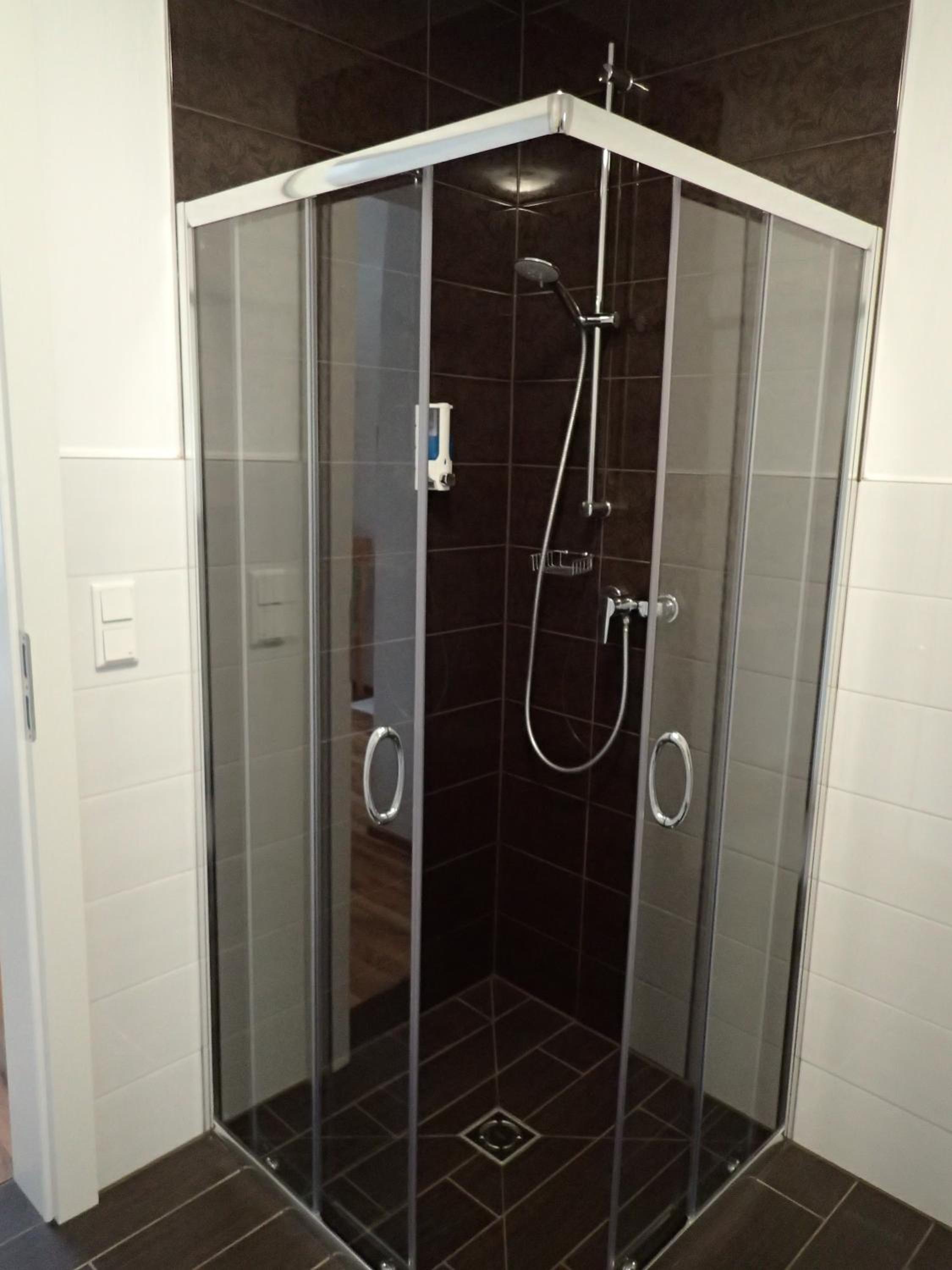 Double or Twin Room - Photo 5