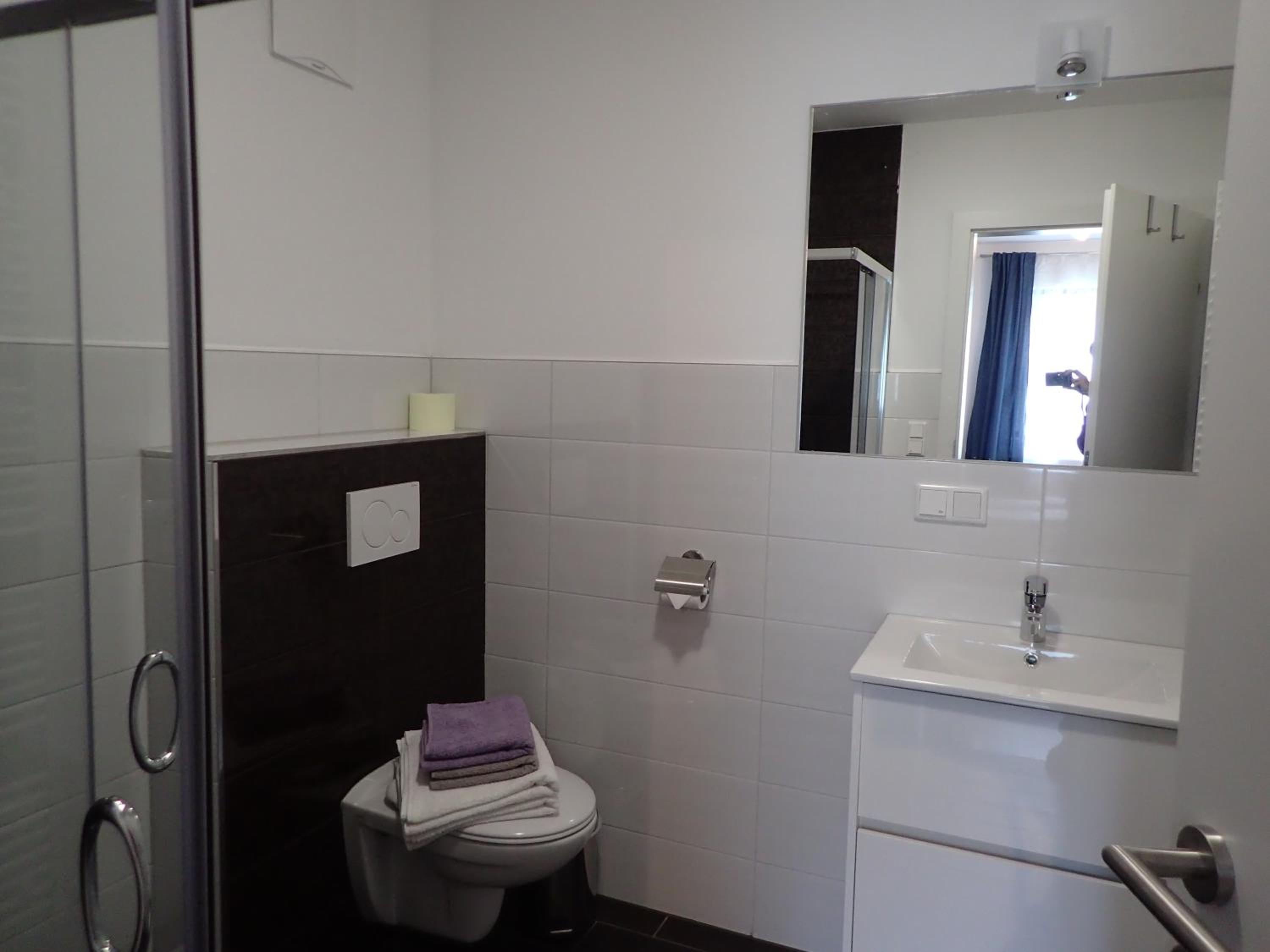 Double or Twin Room - Photo 4