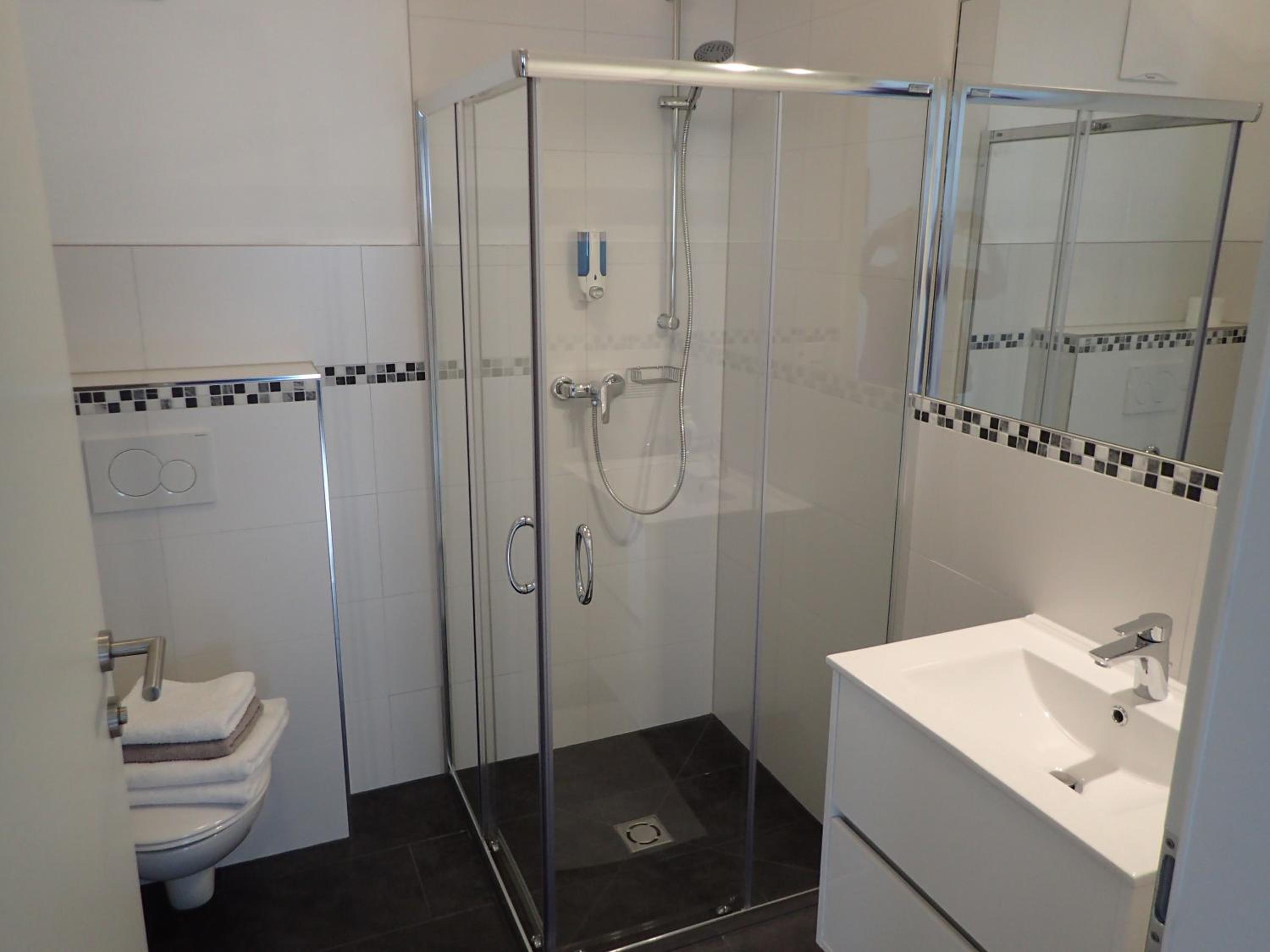 Family Double Room - Photo 9