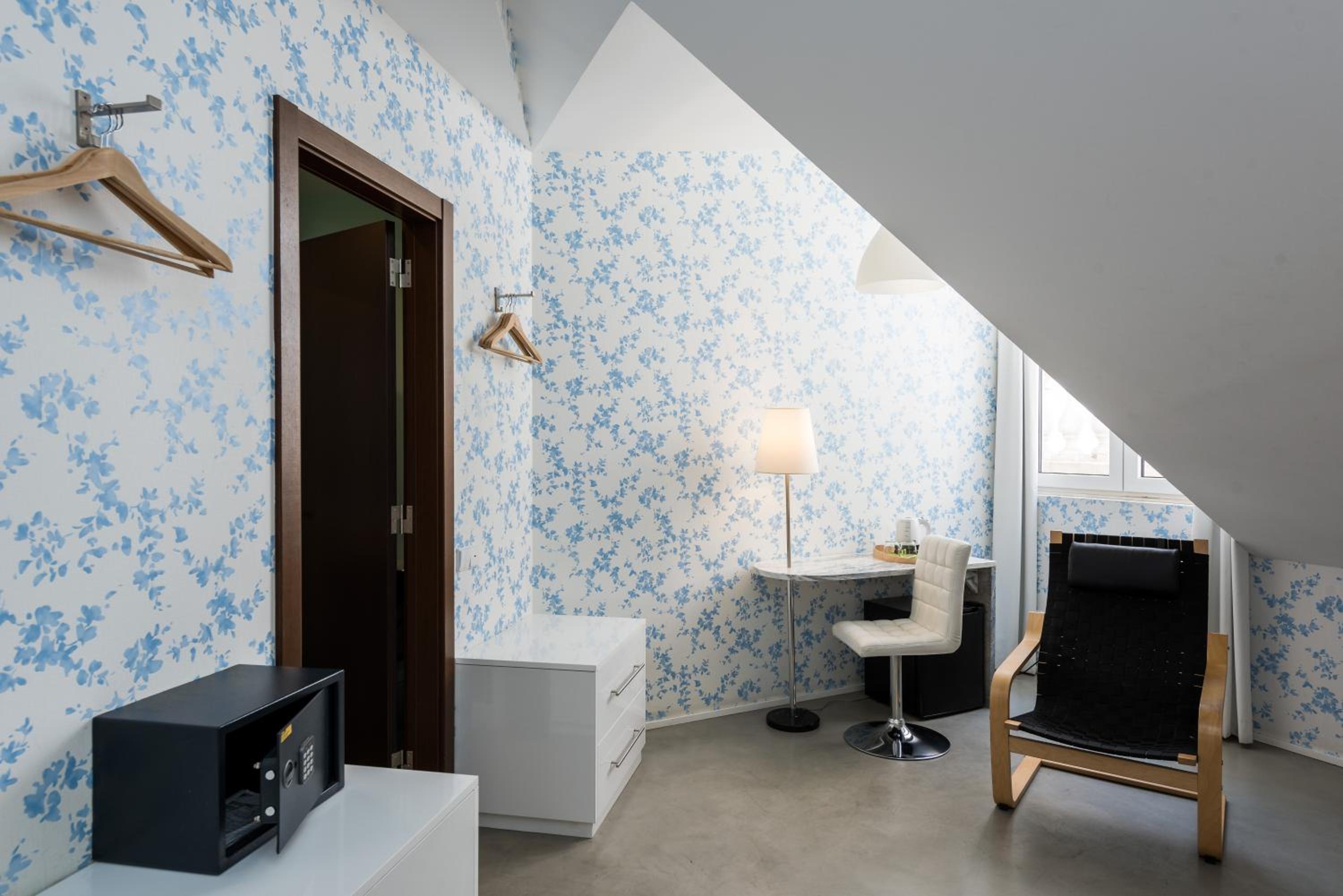 Standard Double or Twin Room - Photo 6