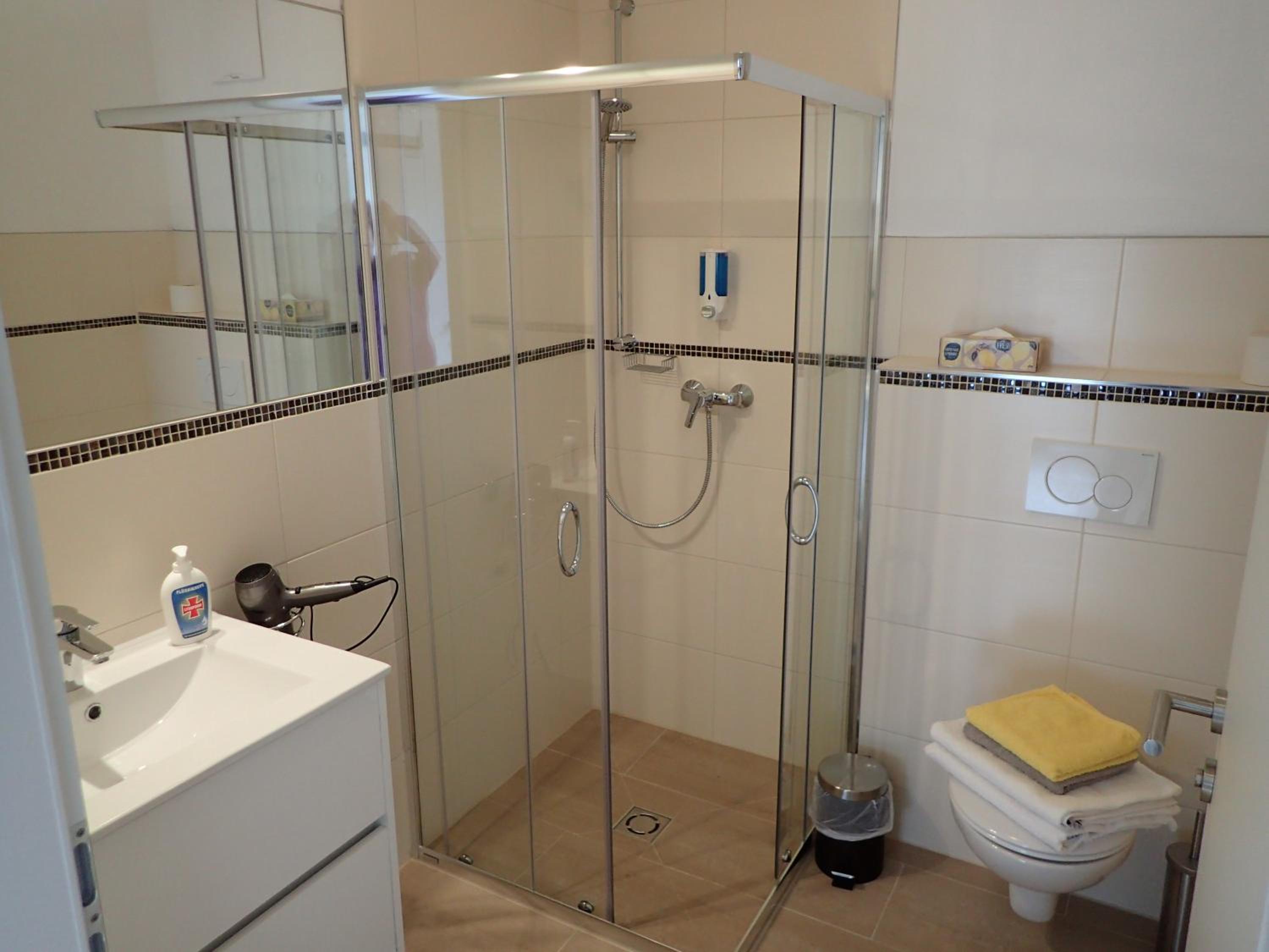Triple Room with Shower - Photo 4